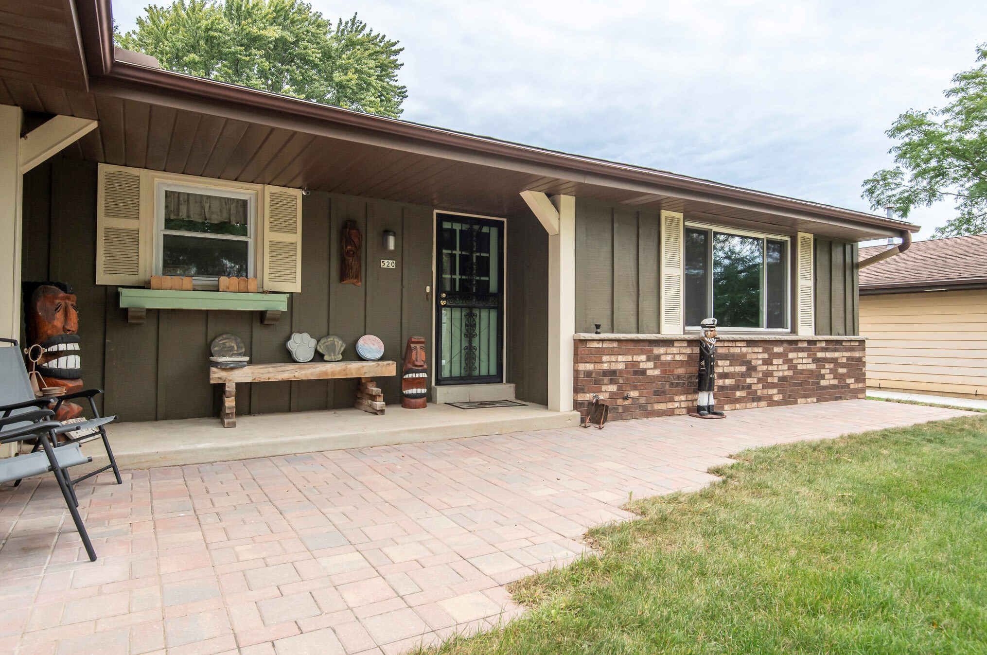 520 Arthur Dr, Oak Creek, WI 53154-5104