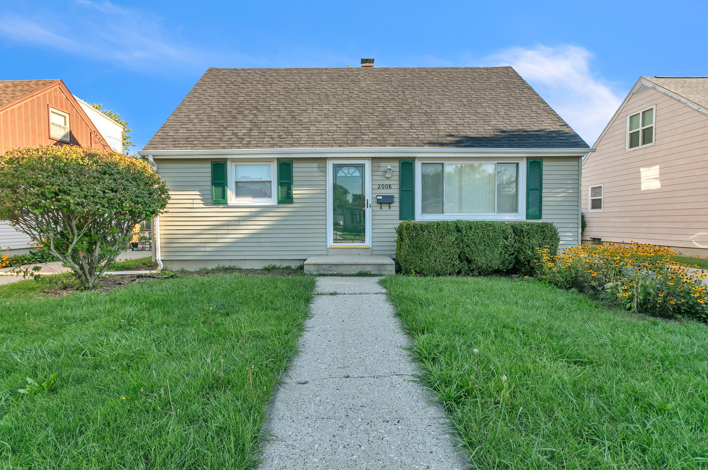 2008 28th St, Kenosha, WI 53140