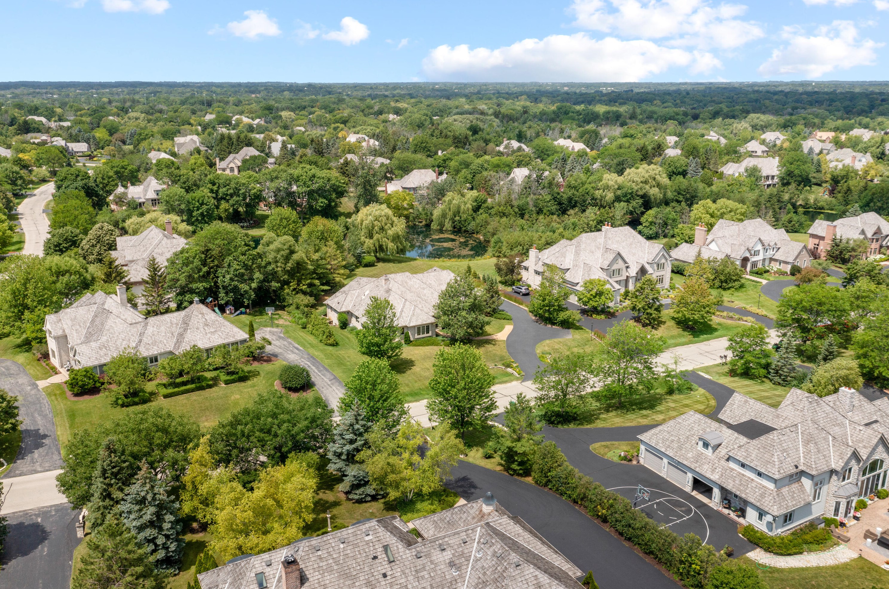 11405 Justin Dr, Thiensville WI  53092-2785 exterior