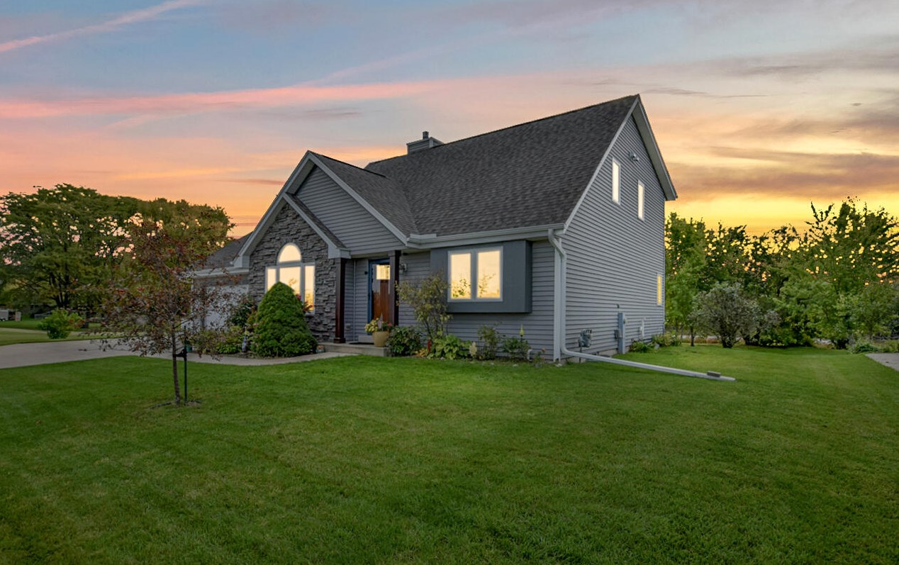 644 W Linden Dr, Jefferson, WI 53549