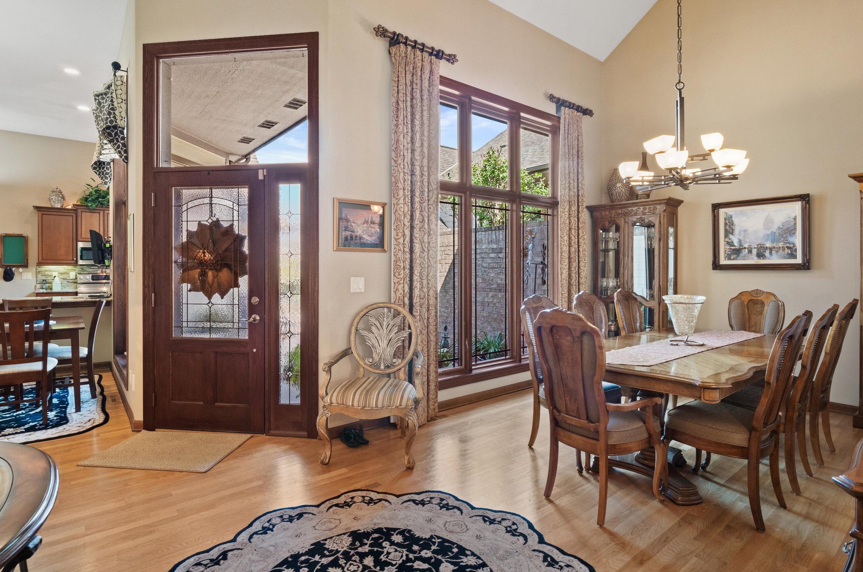7515 W Tuckaway Pines Cir, Hales Corners, WI 53132
