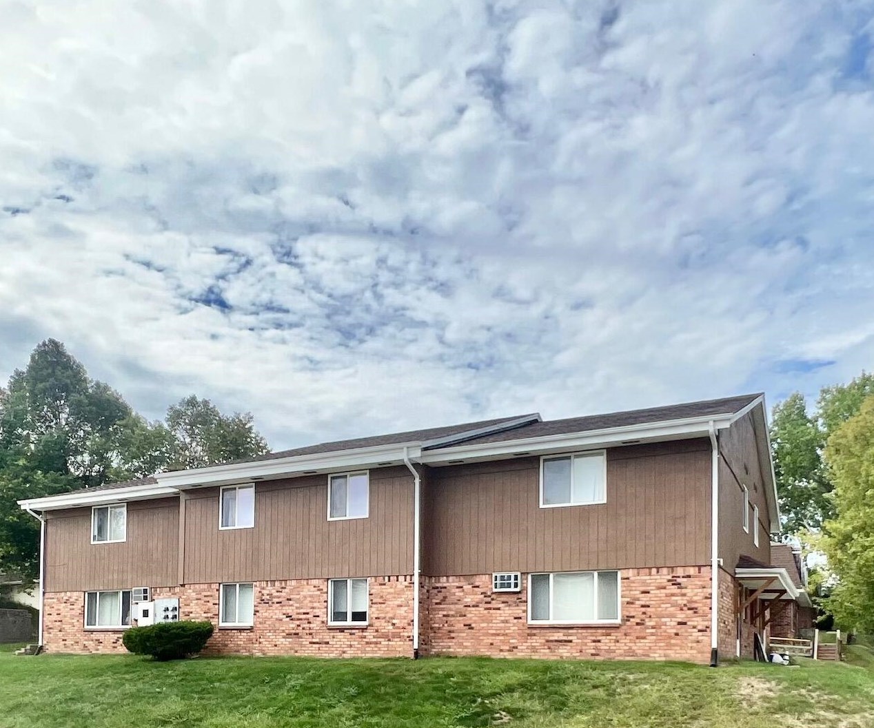 2101 Green Tree Rd, West Bend, WI 53090-1468