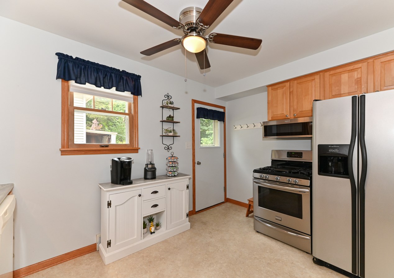 34116 Oakdale Ct, Lyons WI  53105-9231 exterior