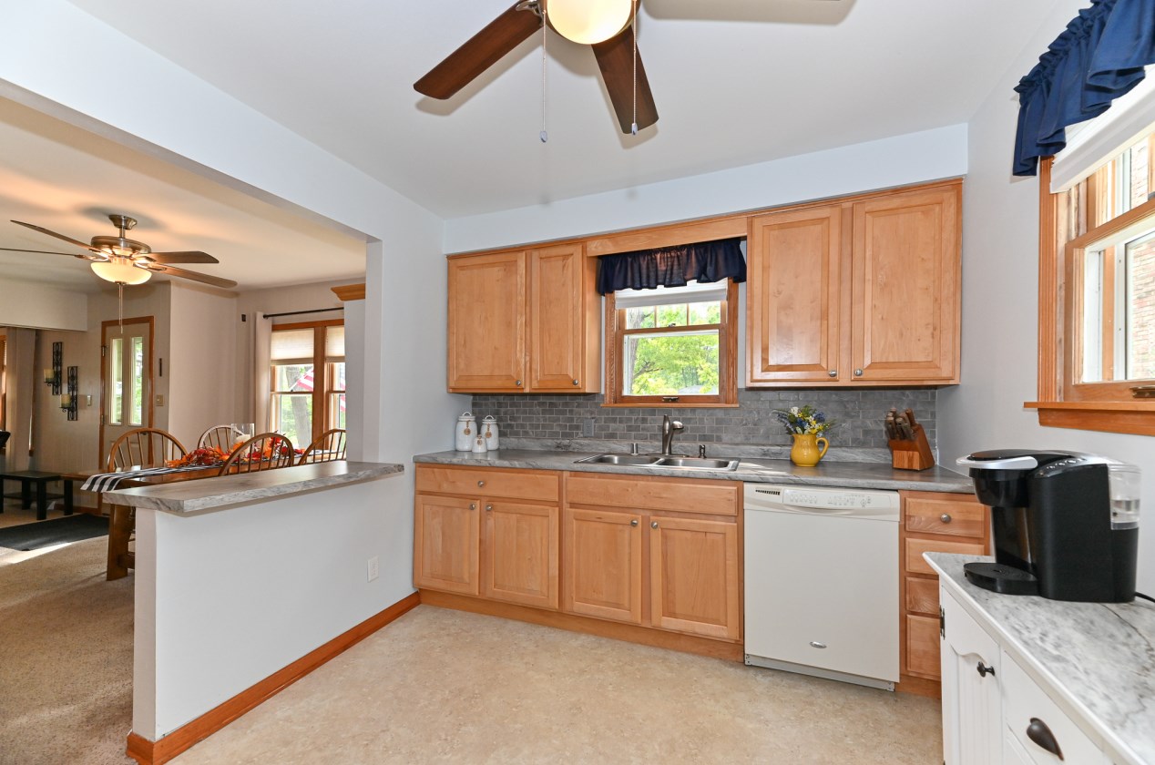 34116 Oakdale Ct, Lyons WI  53105-9231 exterior