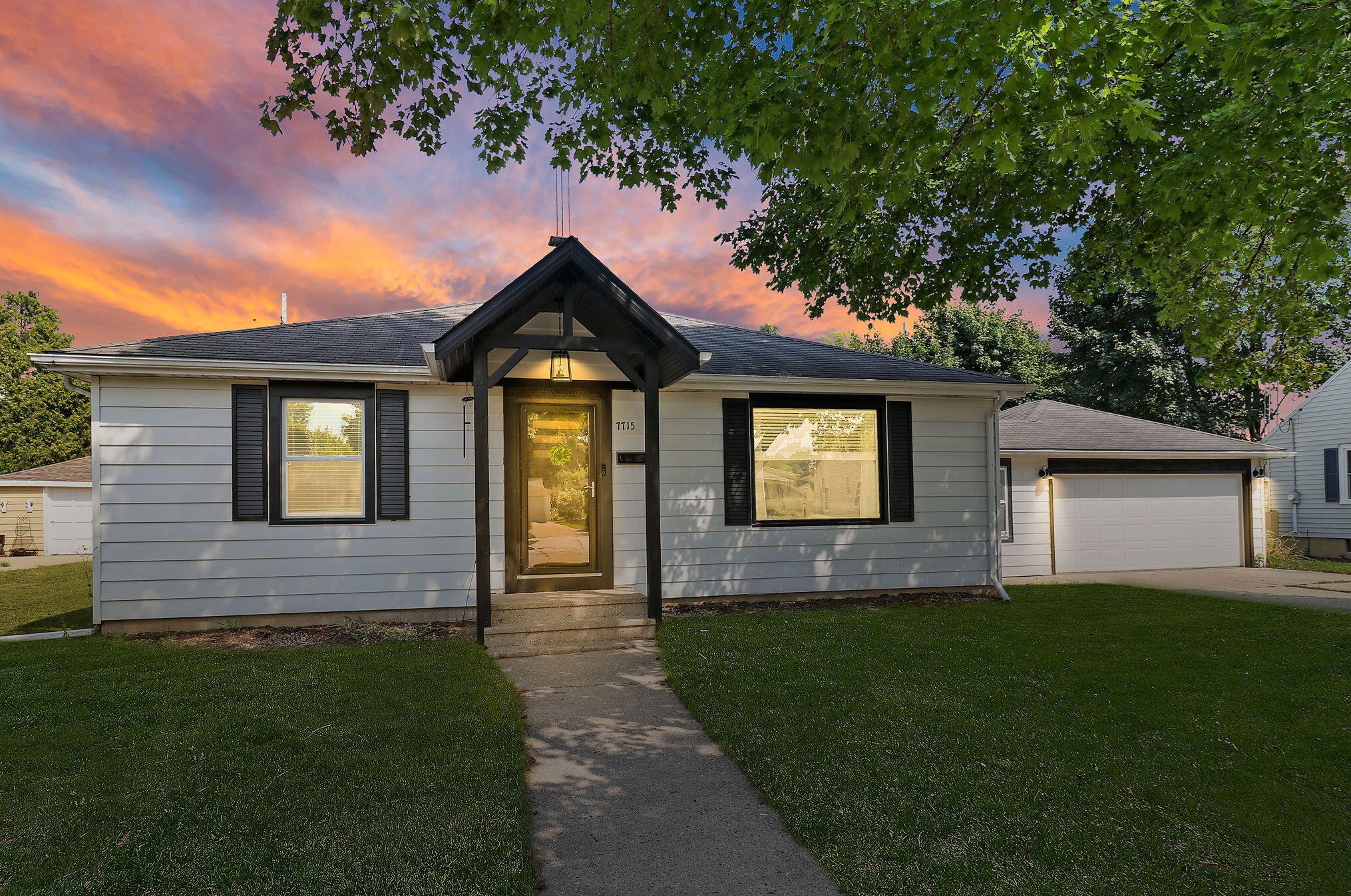 7715 33rd Ave, Kenosha, WI 53142