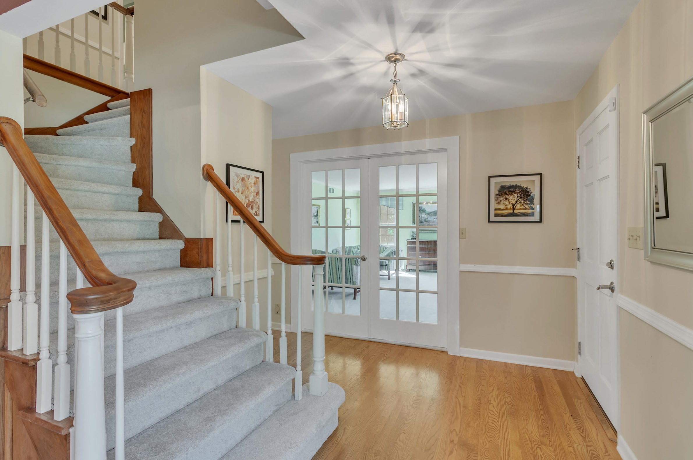 3306 W Burgundy Ct, Thiensville, WI 53092