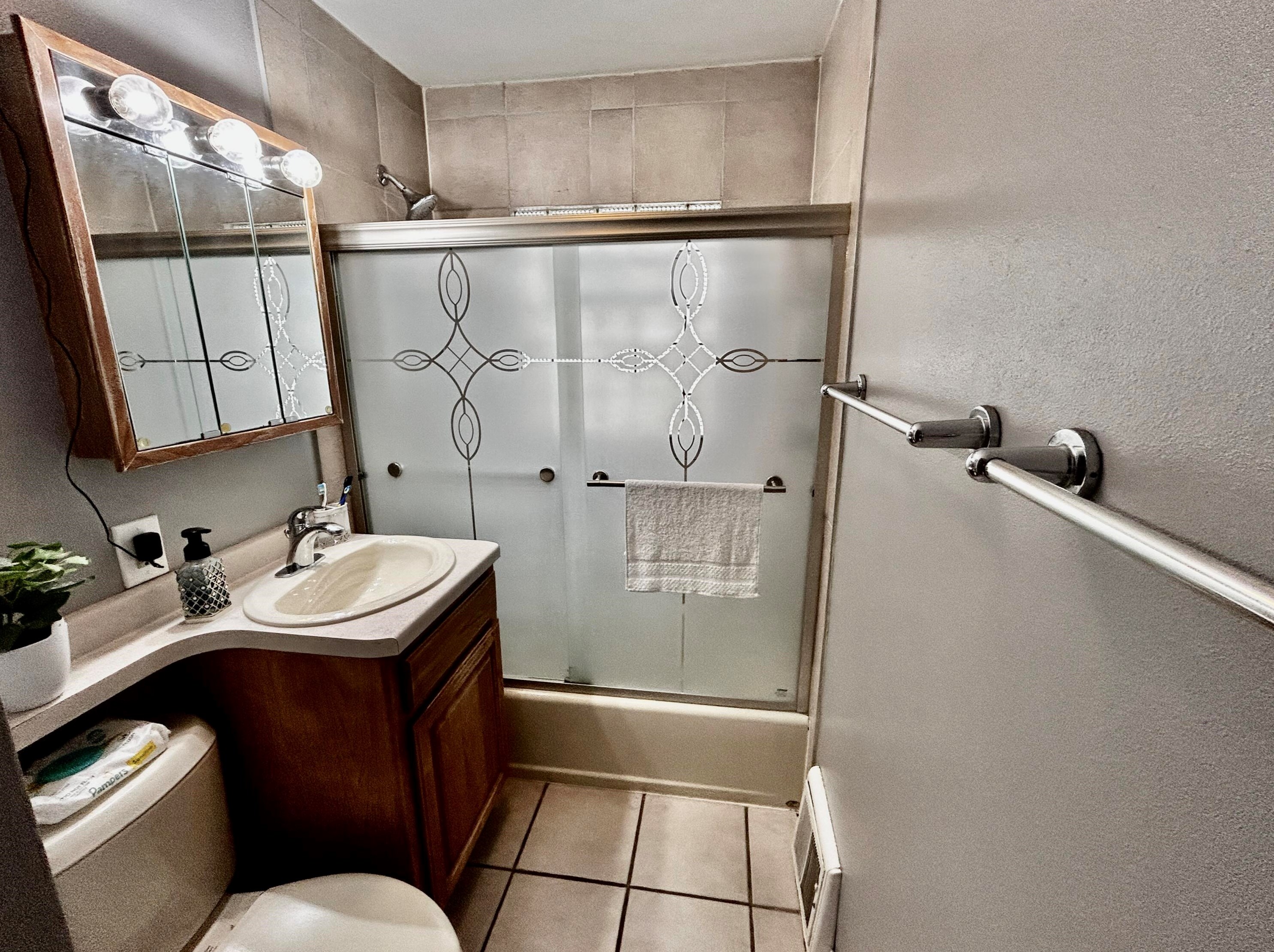 3673 18th St, Milwaukee WI  53221-1551 exterior