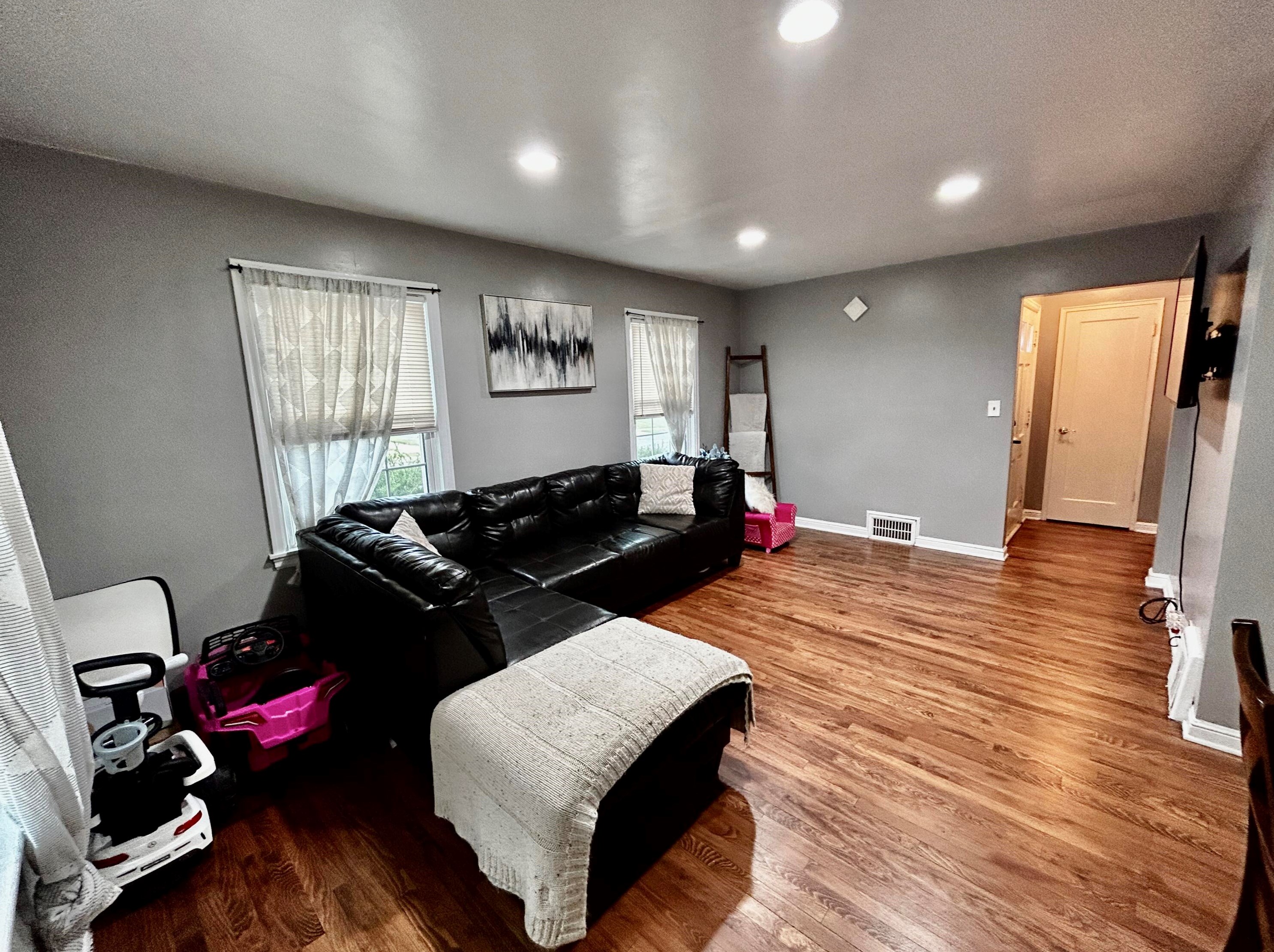 3673 18th St, Milwaukee WI  53221-1551 exterior