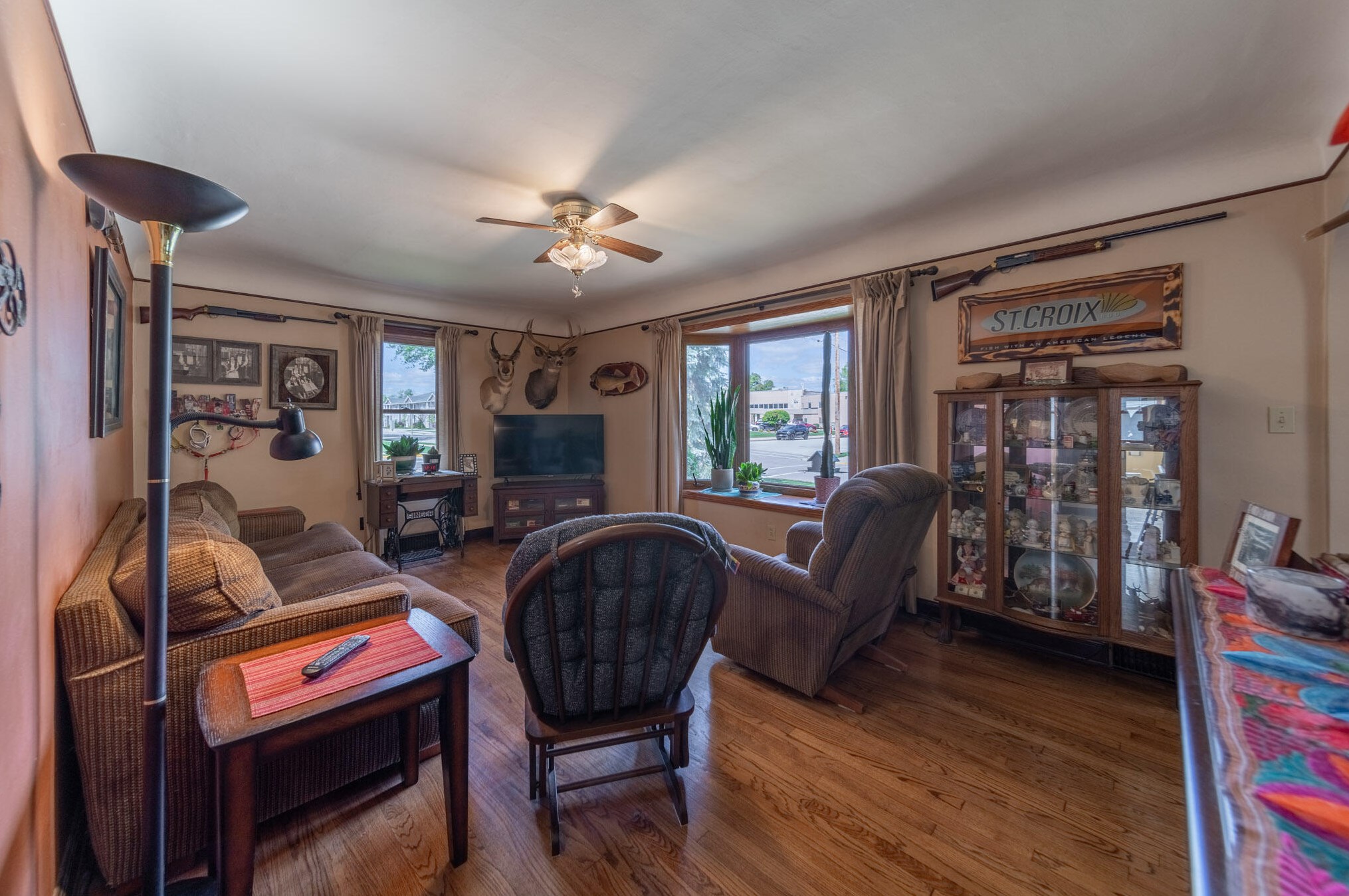 855 Superior Ave, Oostburg, WI 53070-1368