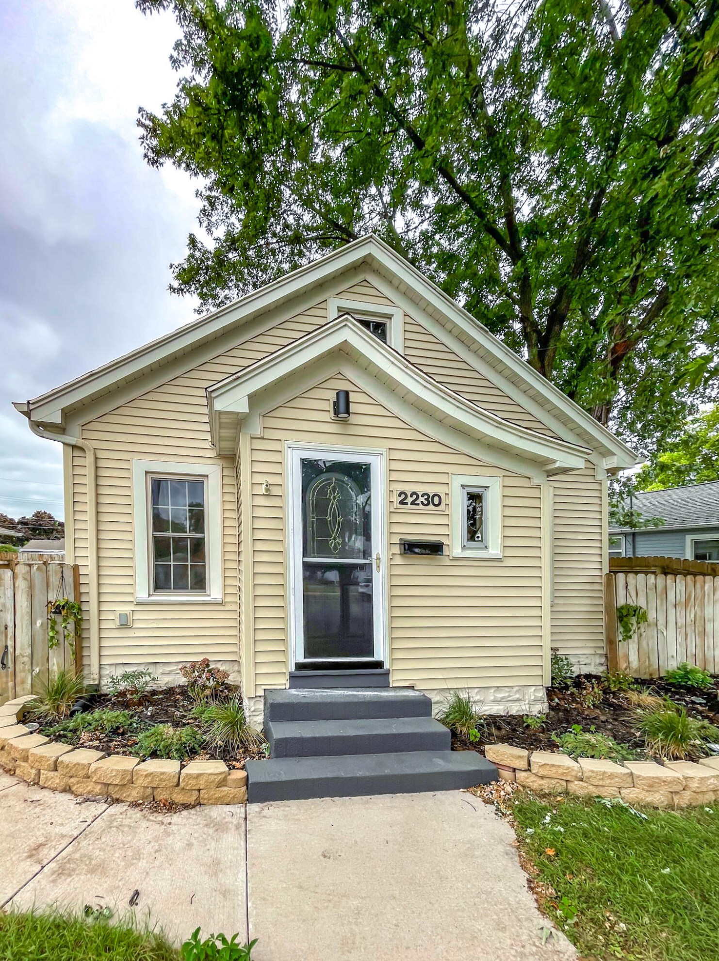 2230 Jackson St, La Crosse, WI 54601