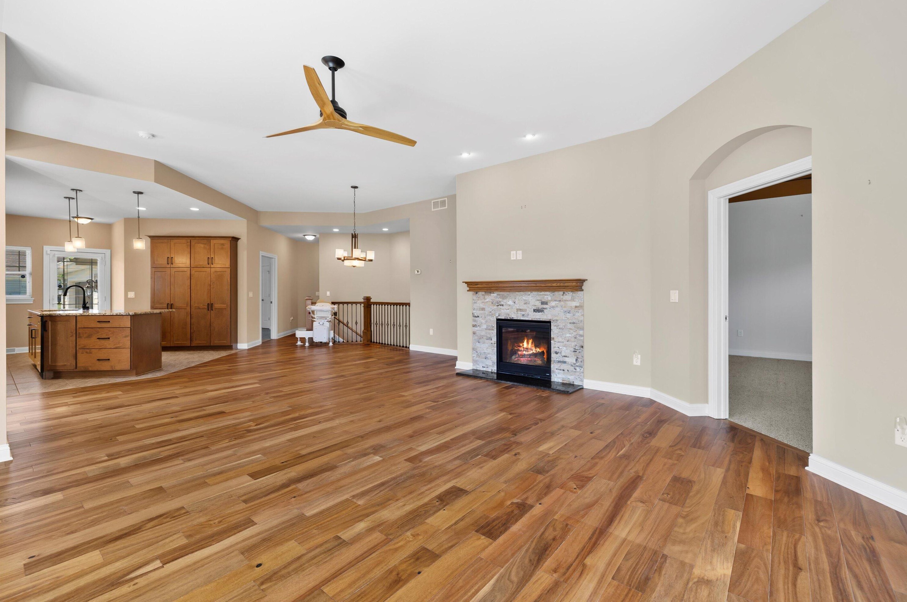 3086 Villa Dr, Hales Corners WI  53132-7707 exterior