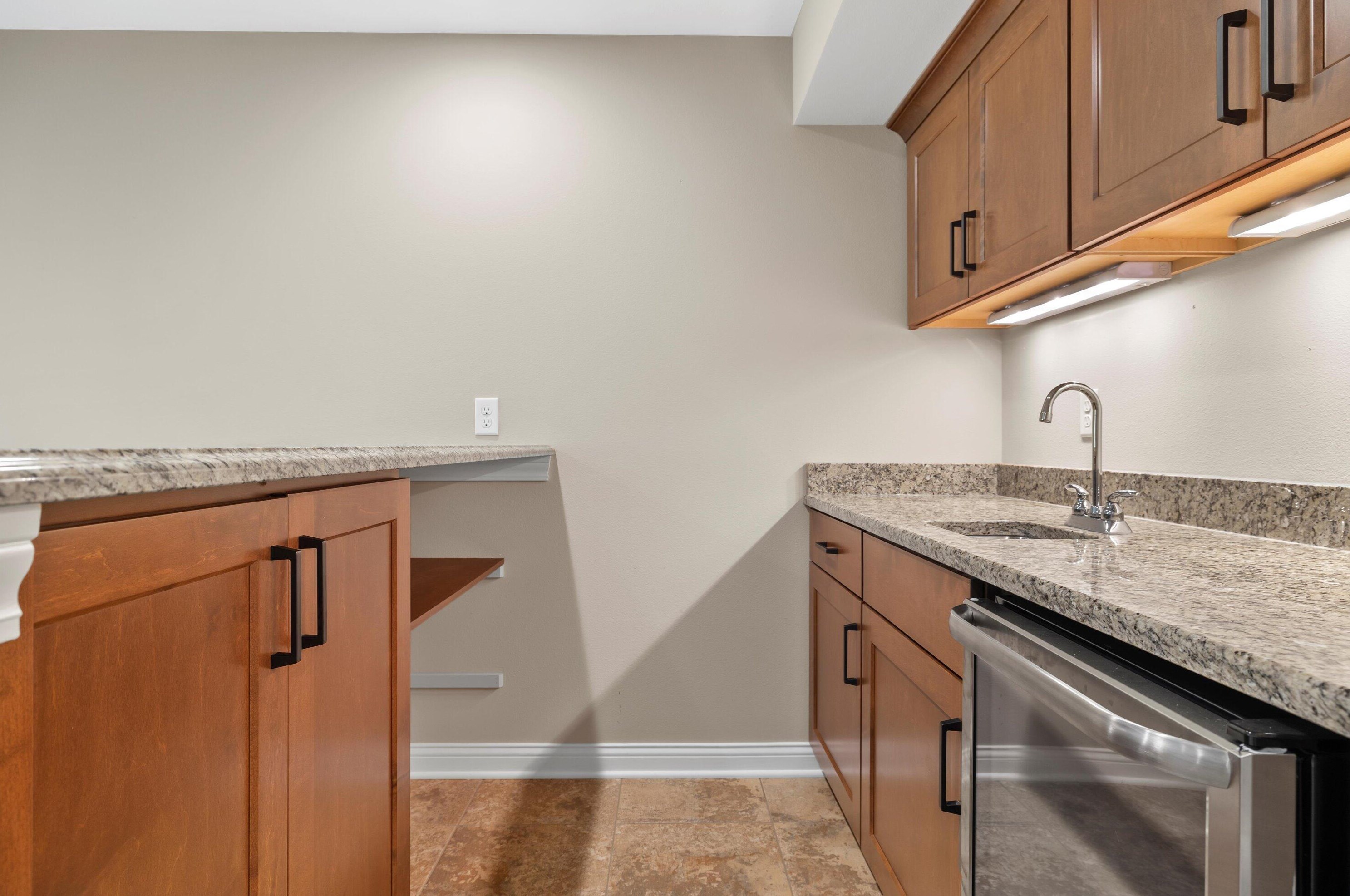 3086 Villa Dr, Hales Corners WI  53132-7707 exterior