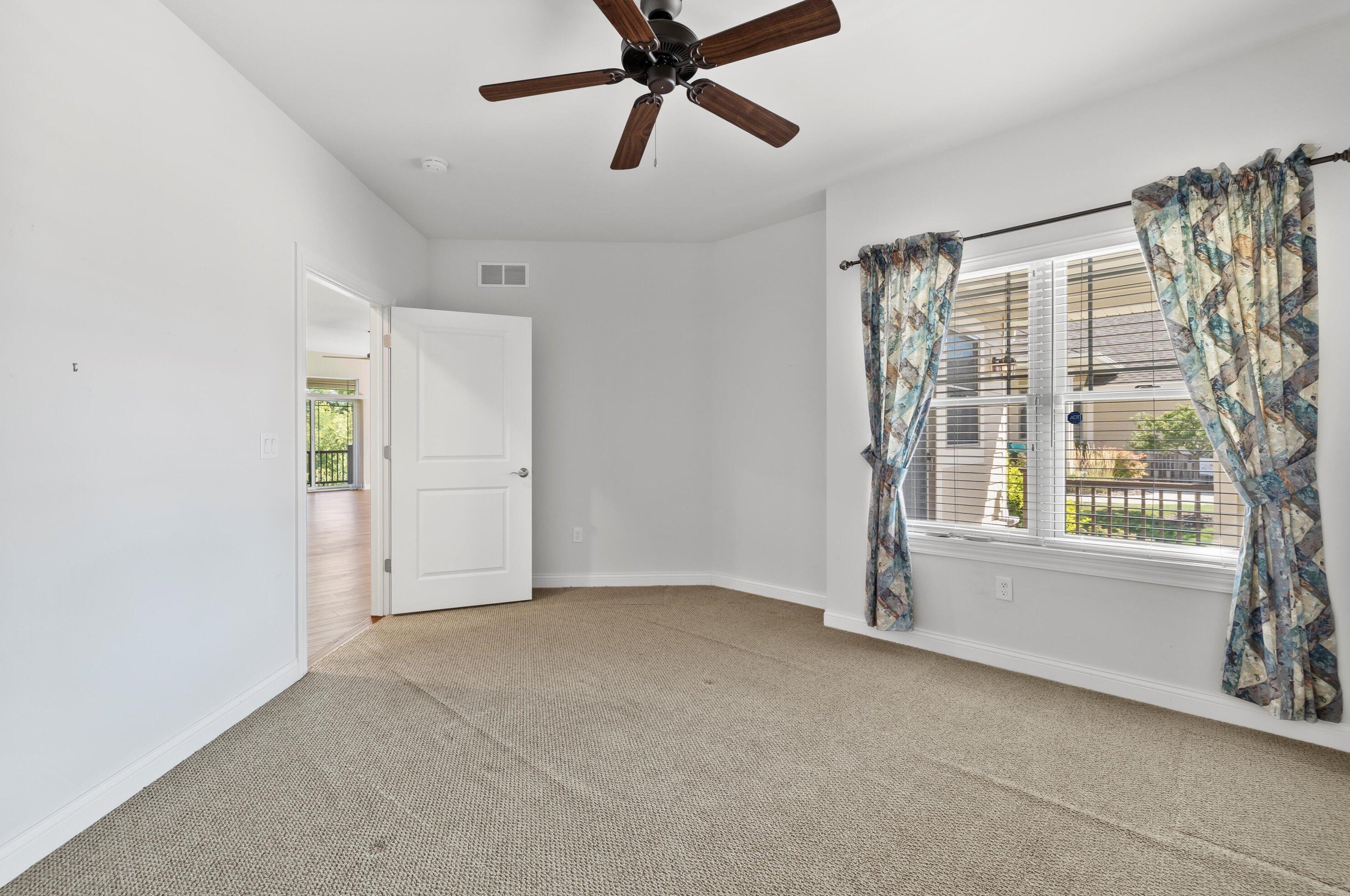 3086 Villa Dr, Hales Corners WI  53132-7707 exterior