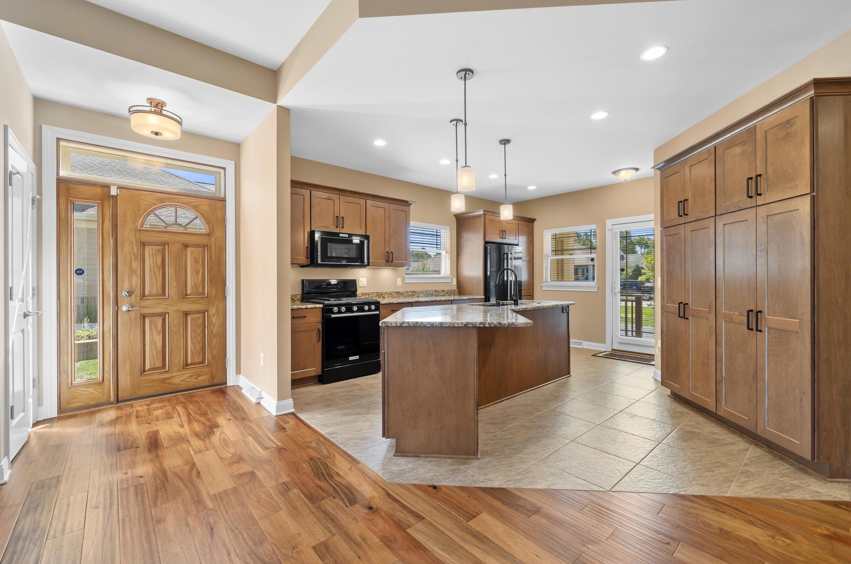 3086 Villa Dr, Hales Corners WI  53132-7707 exterior