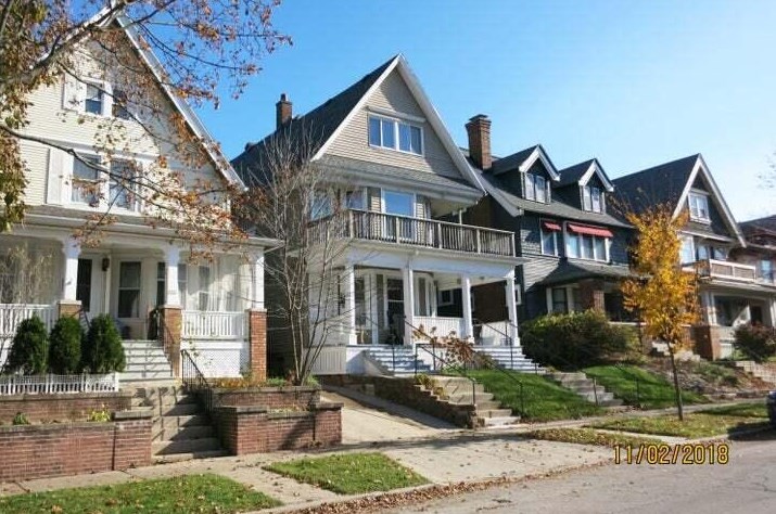 2638 Farwell Ave, Milwaukee WI  53211-3701 exterior