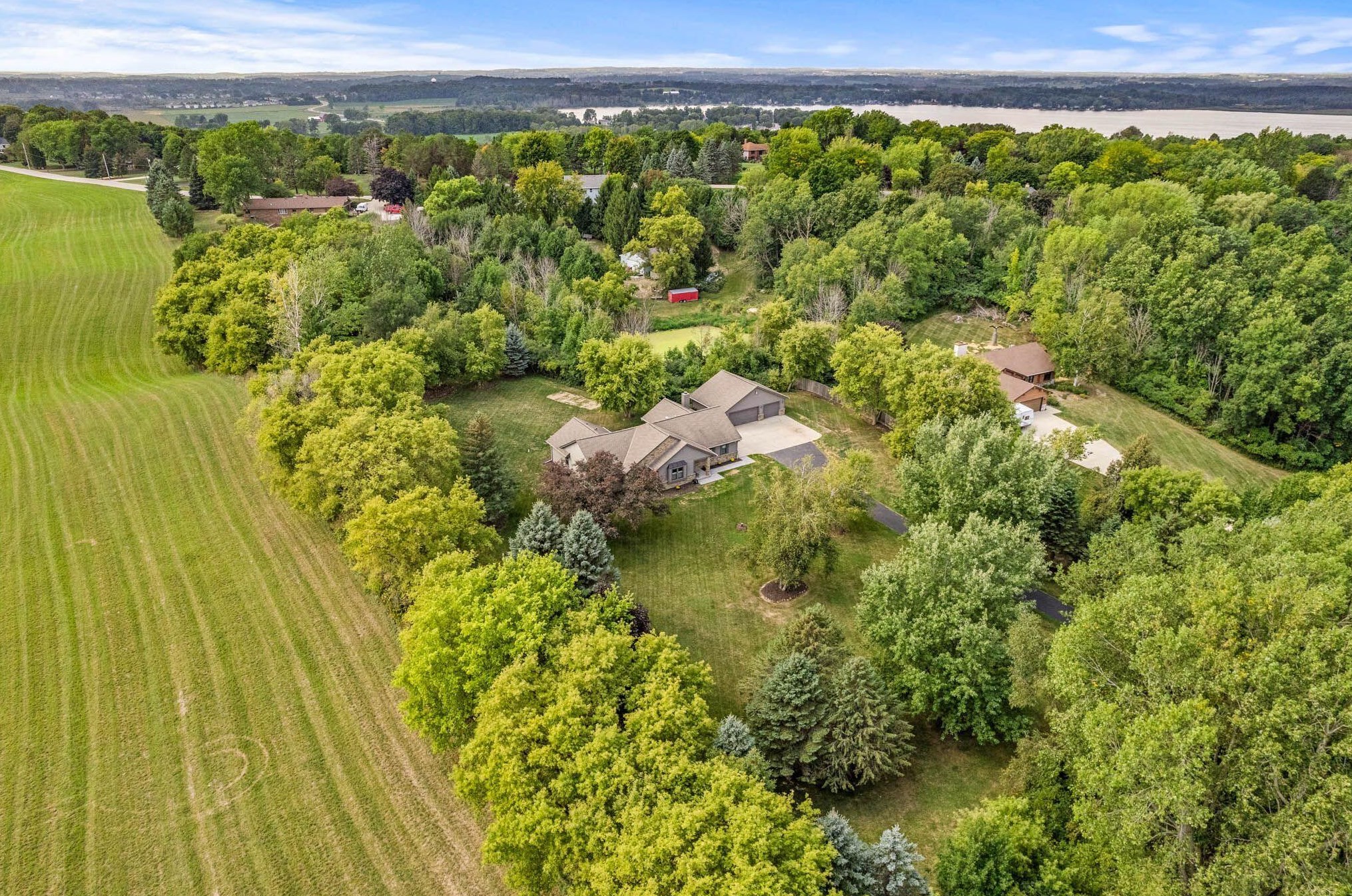 2923 Kettle Moraine Rd, Hartford, WI 53027-9516