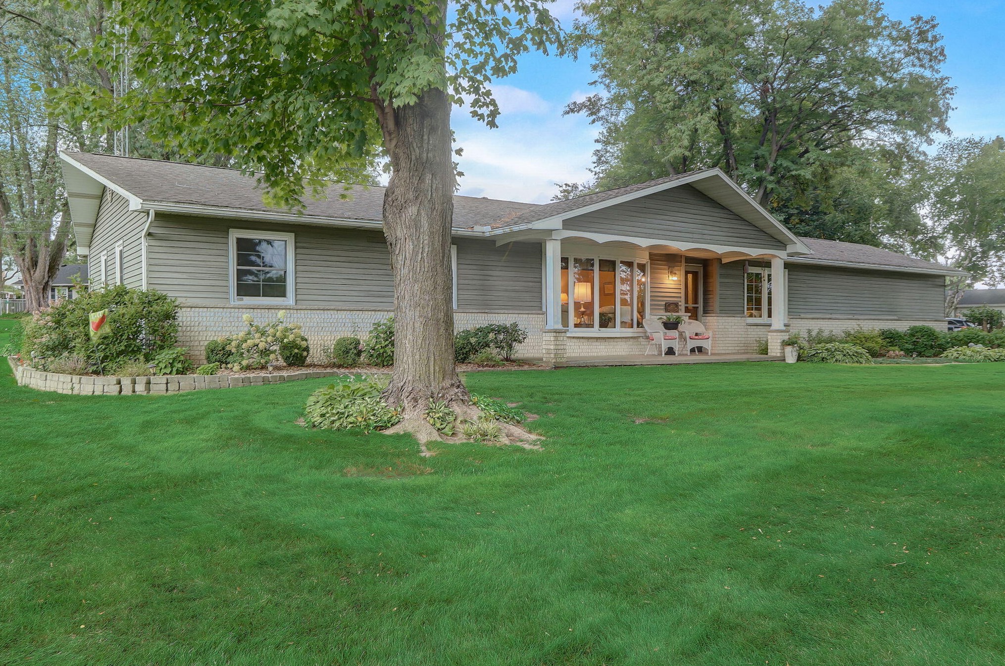 1230 Hillebrand Dr, Jefferson, WI 53549-2253