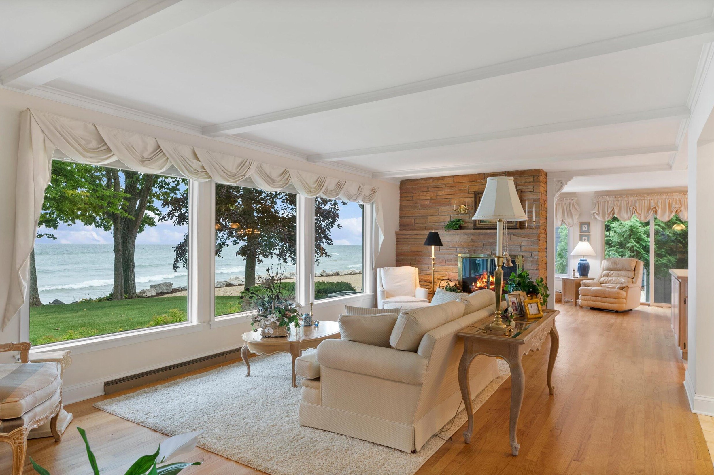 5198 Sandy Beach -, Belgium, WI 53004
