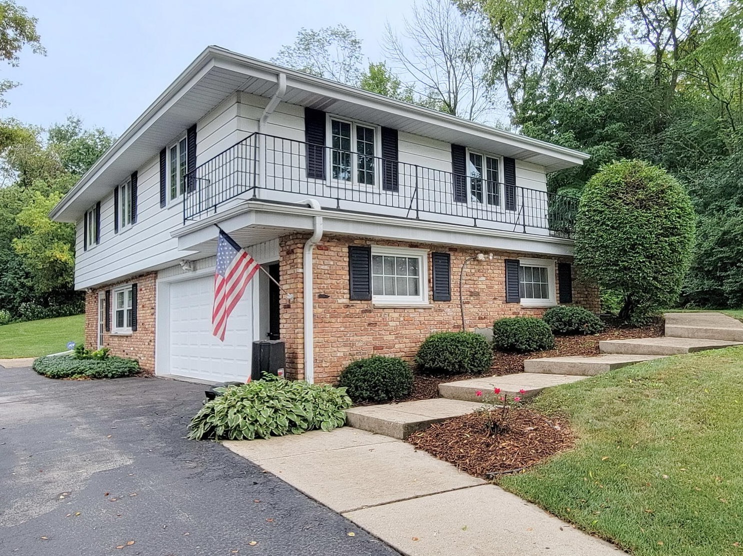 1420 Helene Dr, Brookfield, WI 53045-5462