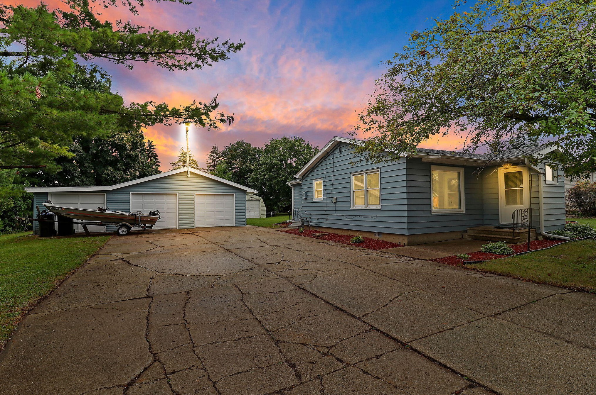 6407 60th St, Kenosha, WI 53144