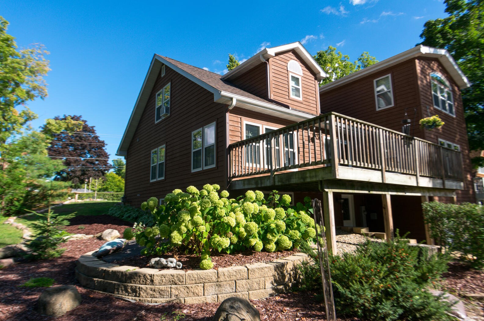 583 Oakwood Trail, Twin Lakes, WI 53181