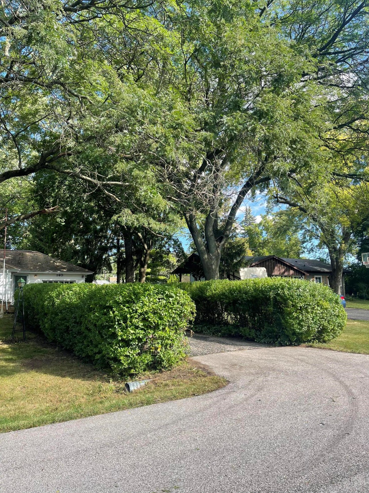 140 Leanore Ln, Brookfield, WI 53005-4064