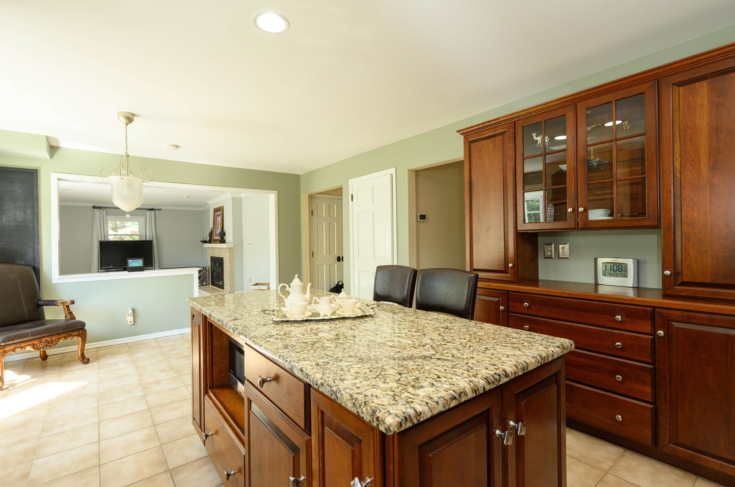 16565 Burleigh Pl, Brookfield WI  53005-2733 exterior