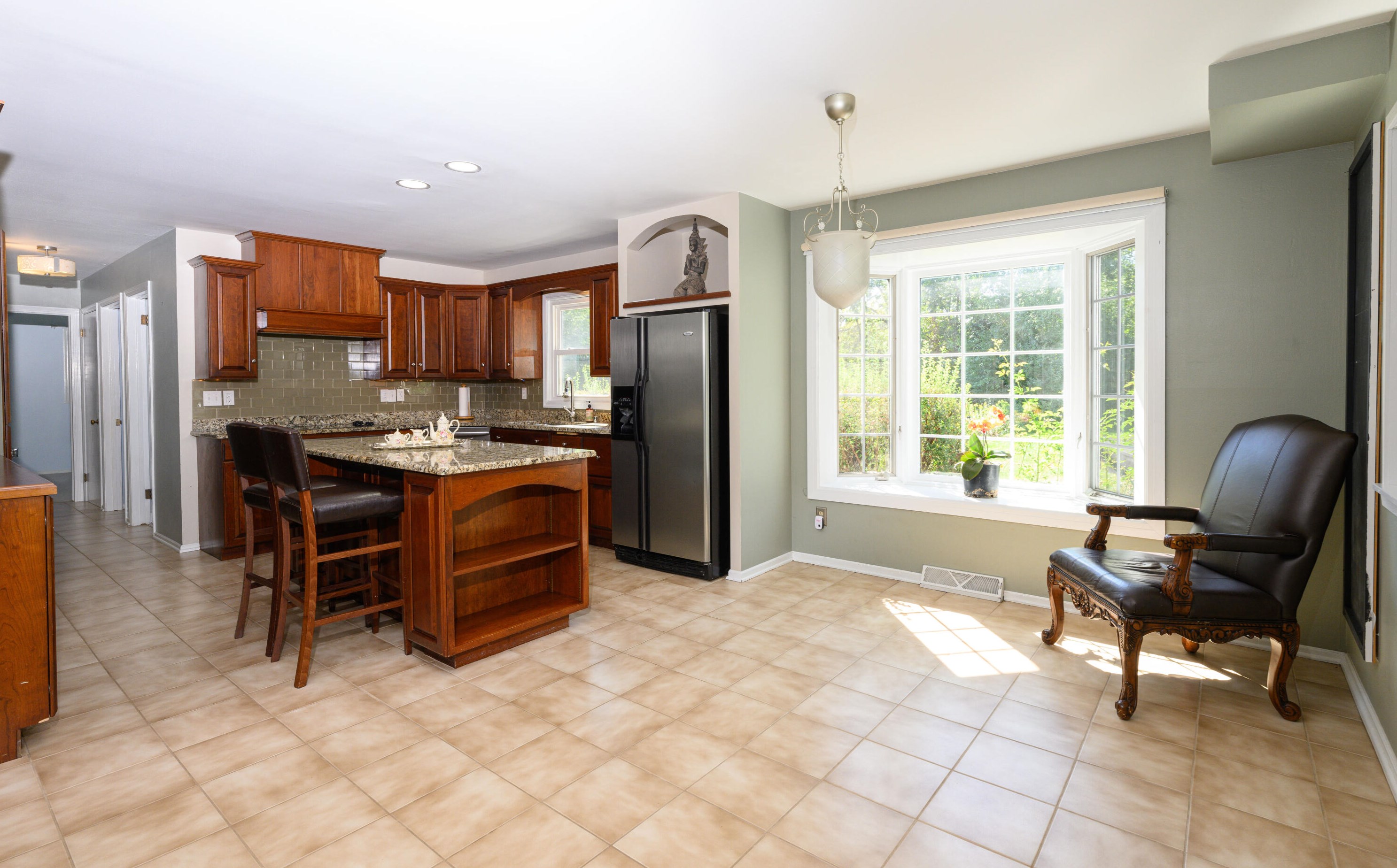 16565 Burleigh Pl, Brookfield WI  53005-2733 exterior