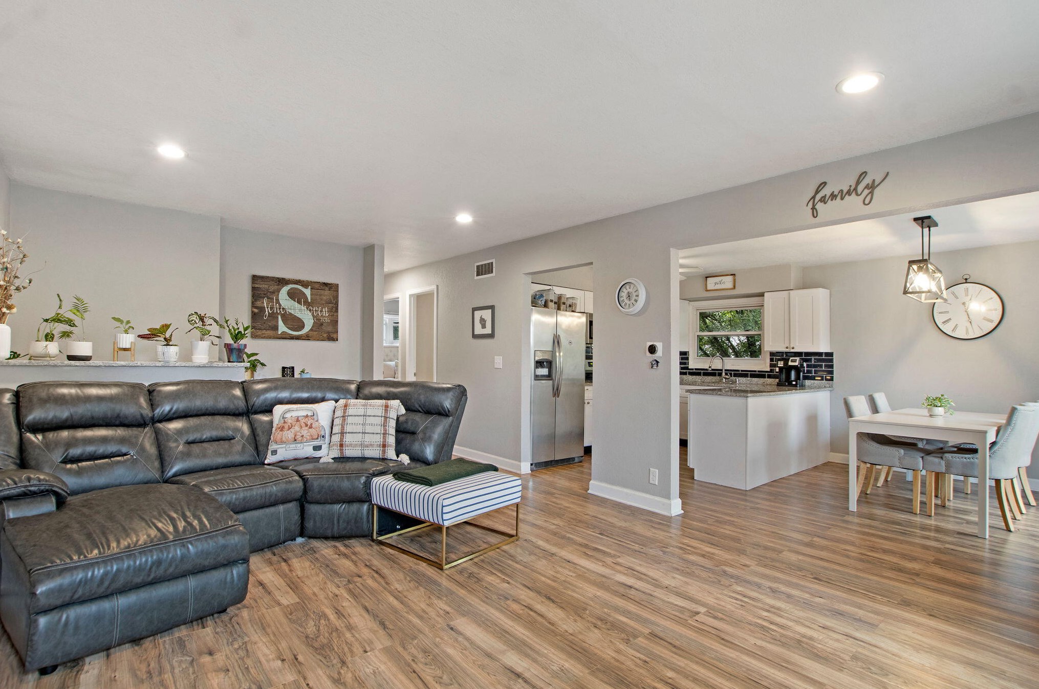 232 Oregon St, Racine, WI 53405-1932