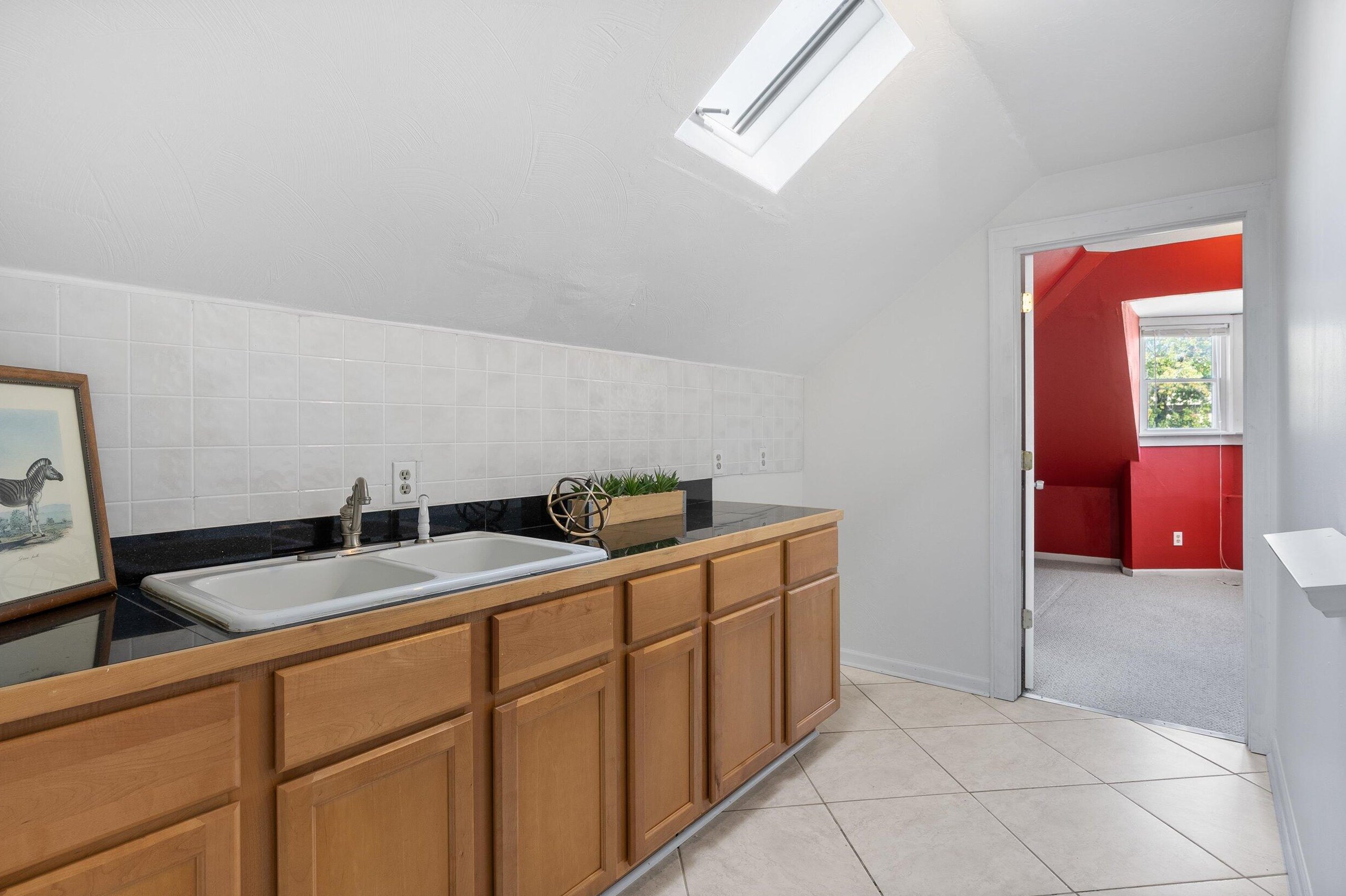 3023 Oakland Ave, Milwaukee WI 53211-3233 exterior