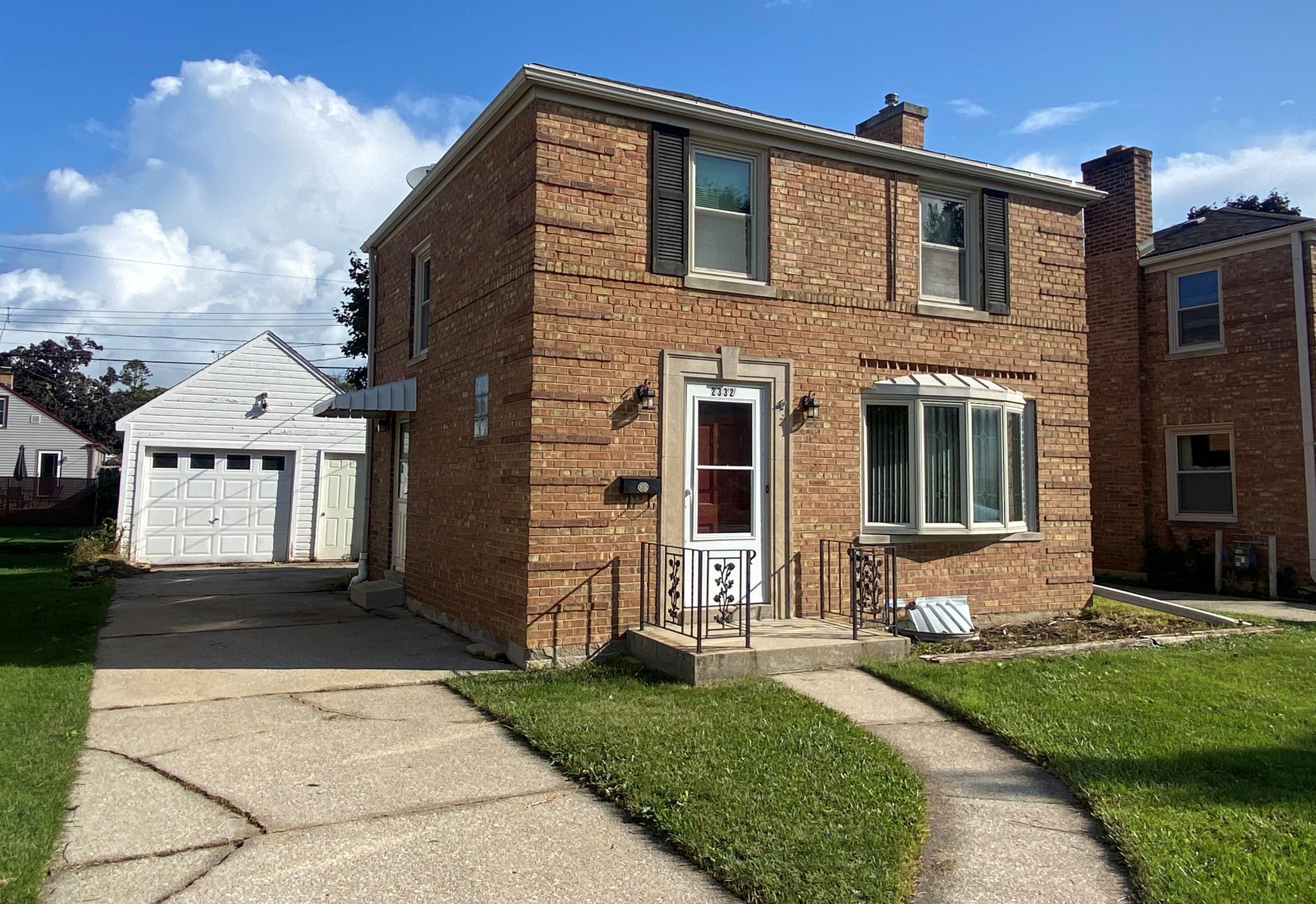 2332 Gilson St, Racine, WI 53403-3010
