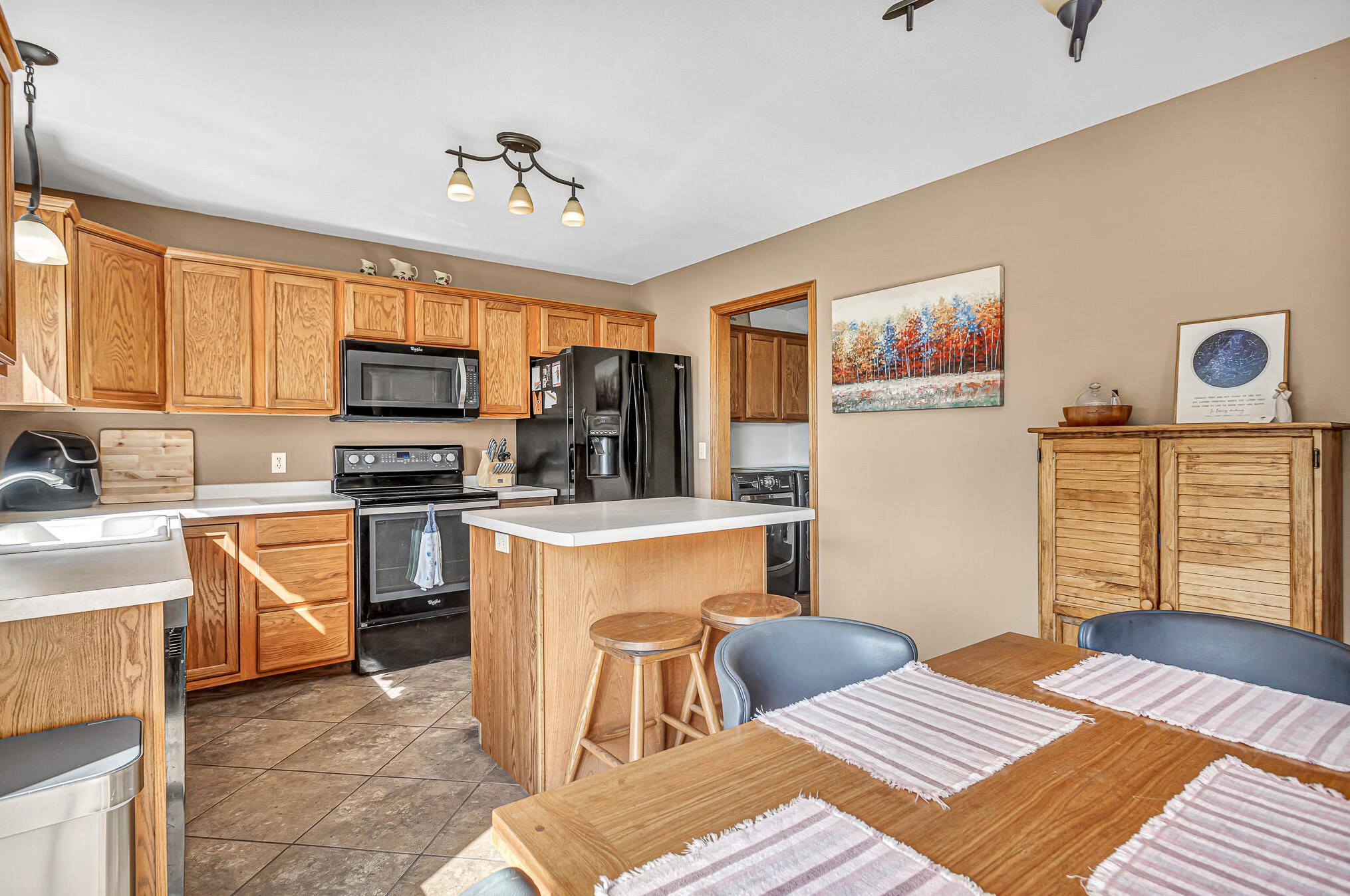 208 Kettle Ridge Cir, Glenbeulah, WI 53023