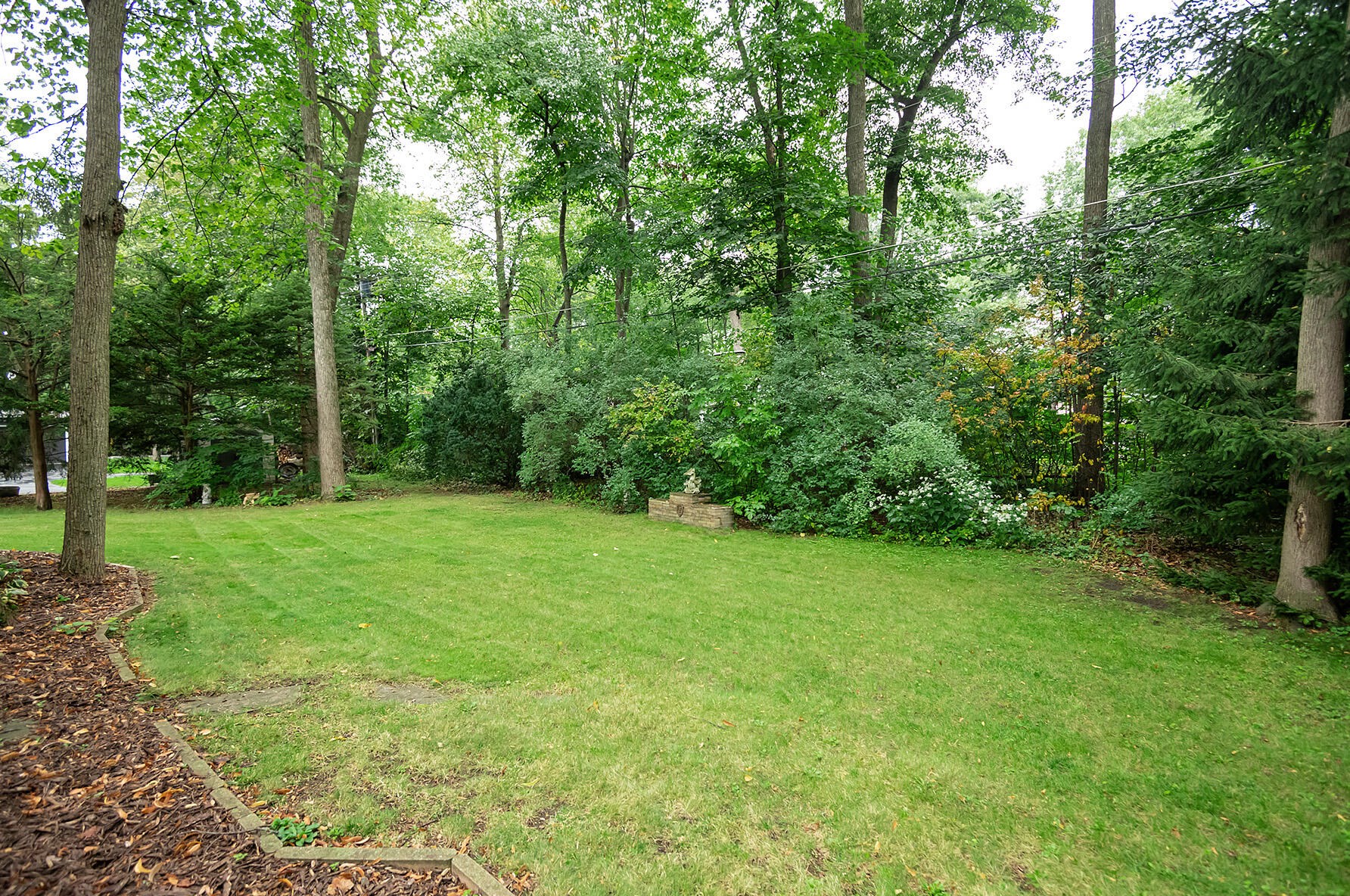 4510 Knollwood Dr, Racine WI 53403-3966 exterior