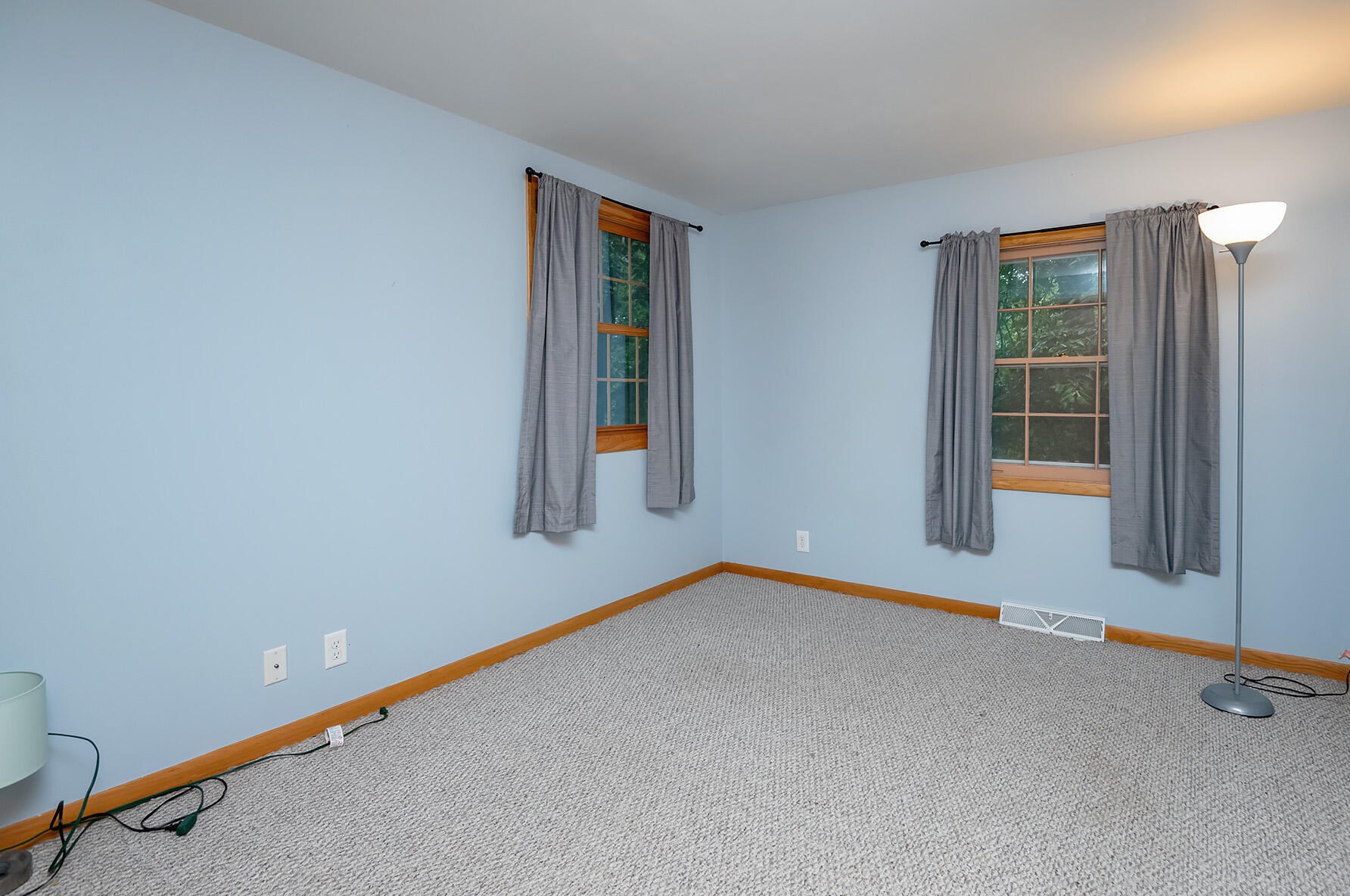 4510 Knollwood Dr, Racine WI 53403-3966 exterior