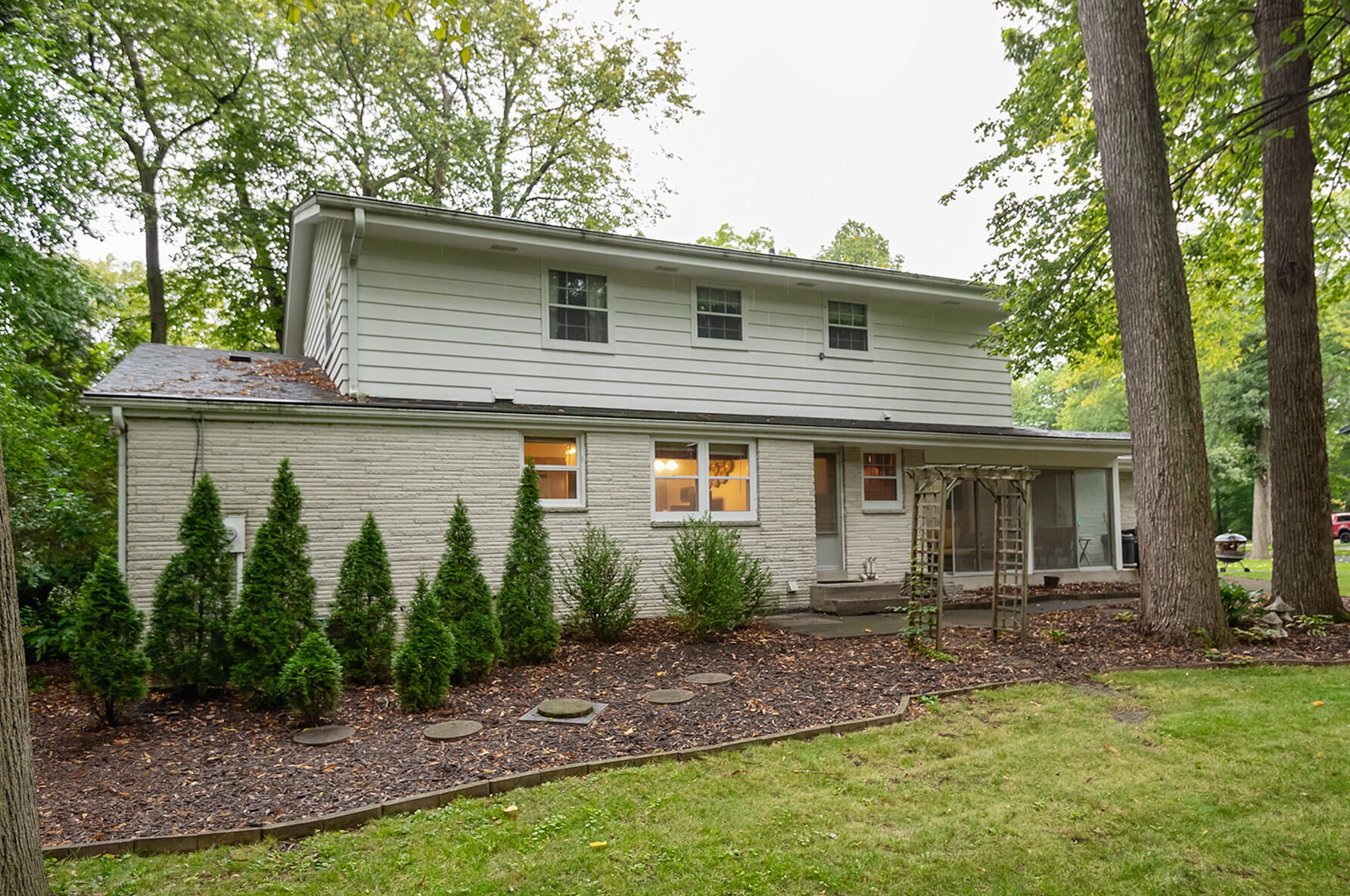 4510 Knollwood Dr, Racine WI 53403-3966 exterior