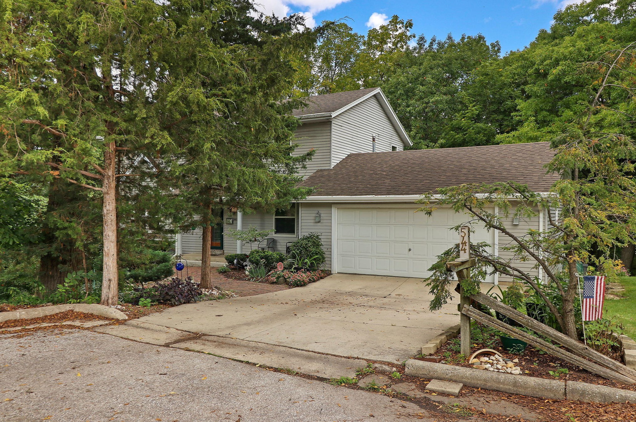 544 Storle Ave, Lyons, WI 53105-1030