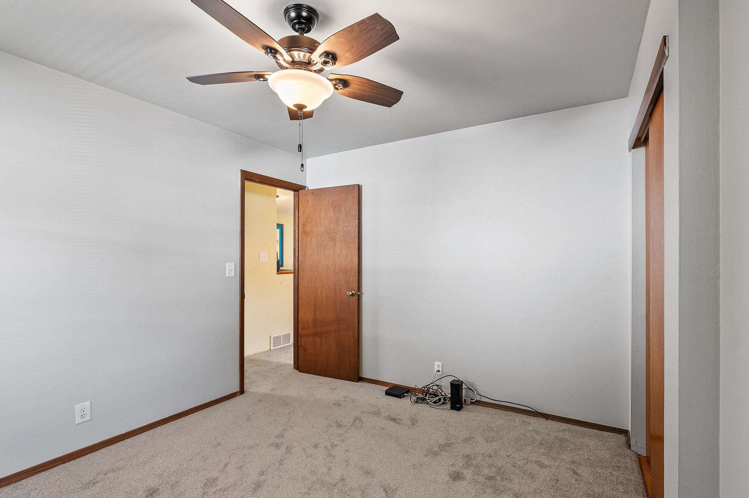 1527 Harmony Dr, Racine WI 53402-3218 exterior