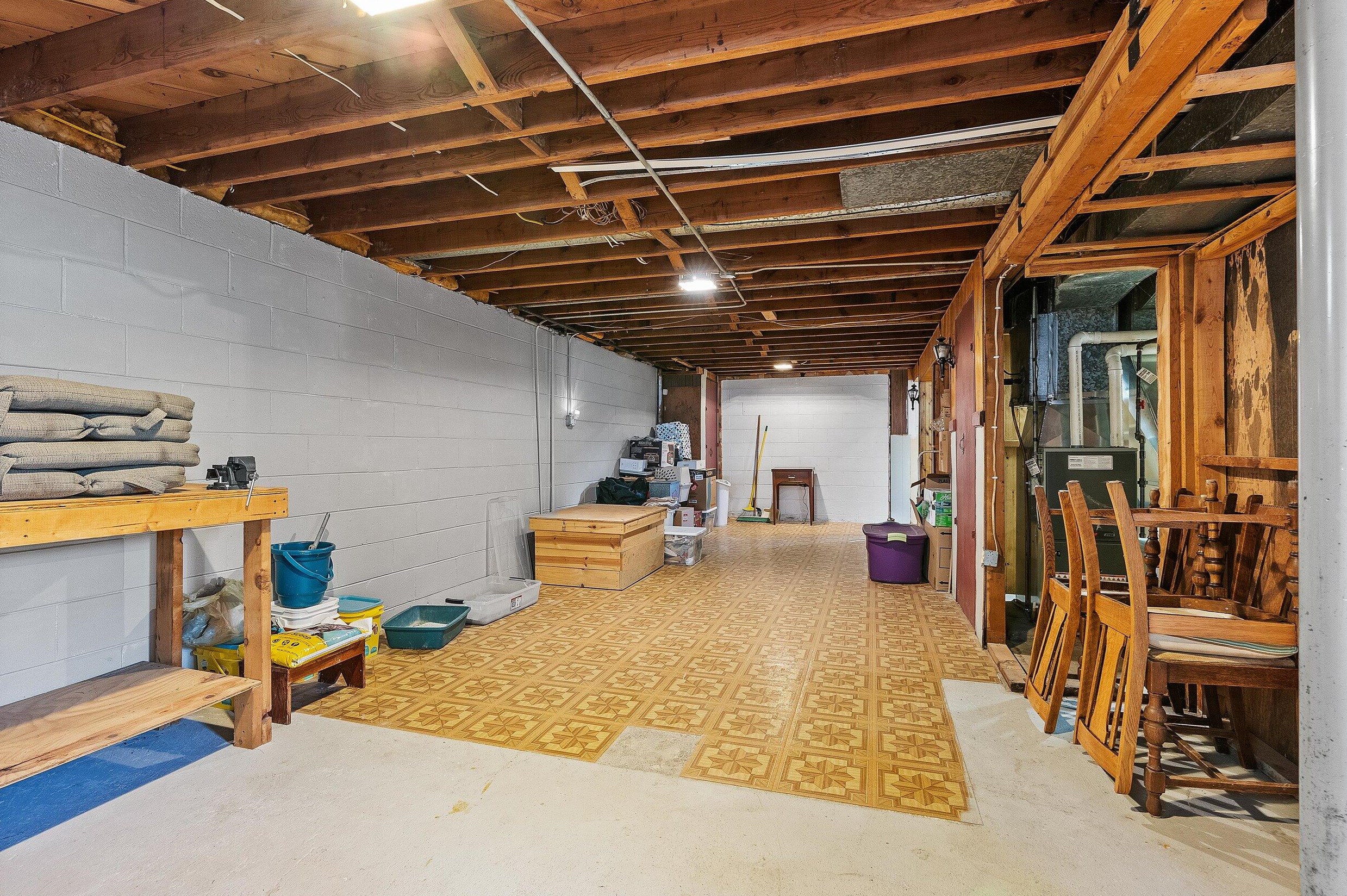 1527 Harmony Dr, Racine WI 53402-3218 exterior