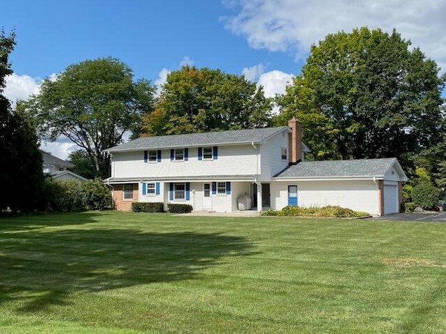 18505 Elm Terrace Dr, Brookfield, WI 53045