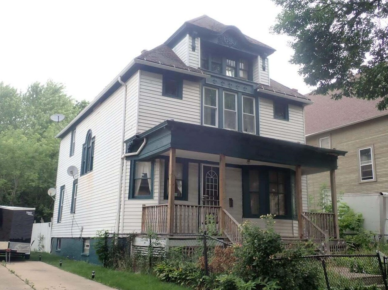 430 E Garfield Ave, Milwaukee, WI 53212