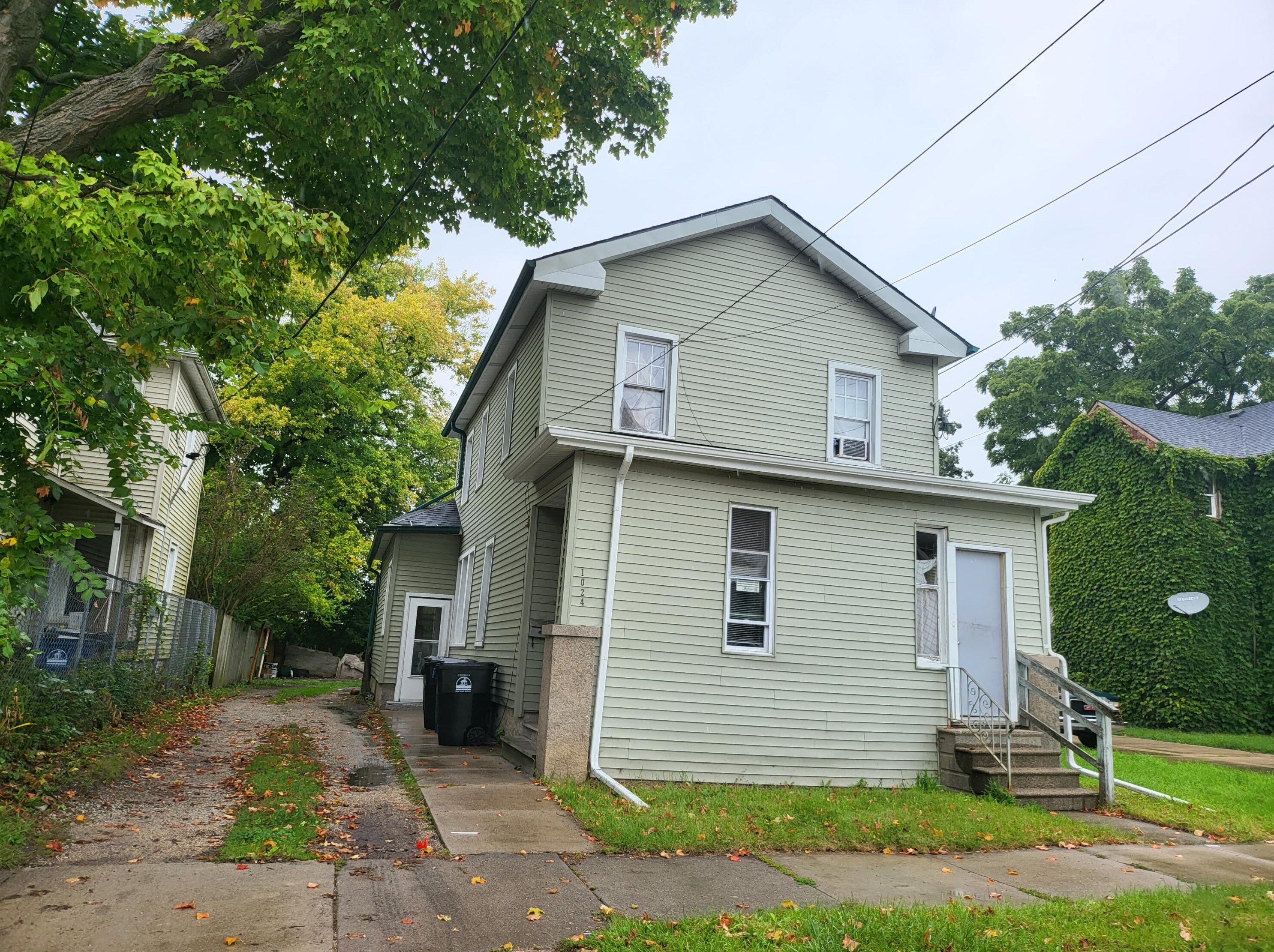 1024 Pearl St, Racine, WI 53403