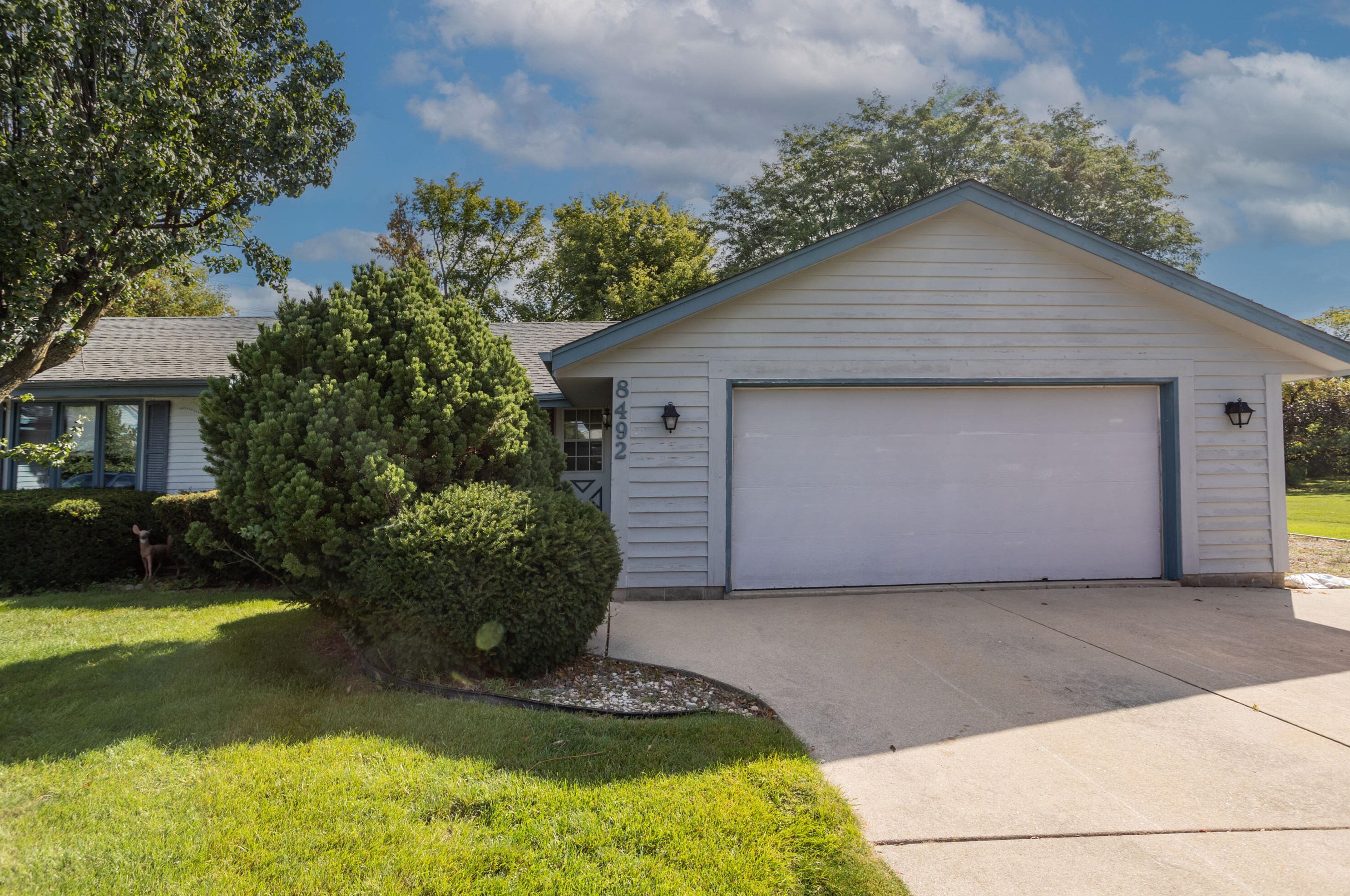 8492 Meadowside Ct, Milwaukee WI 53223-3159 exterior