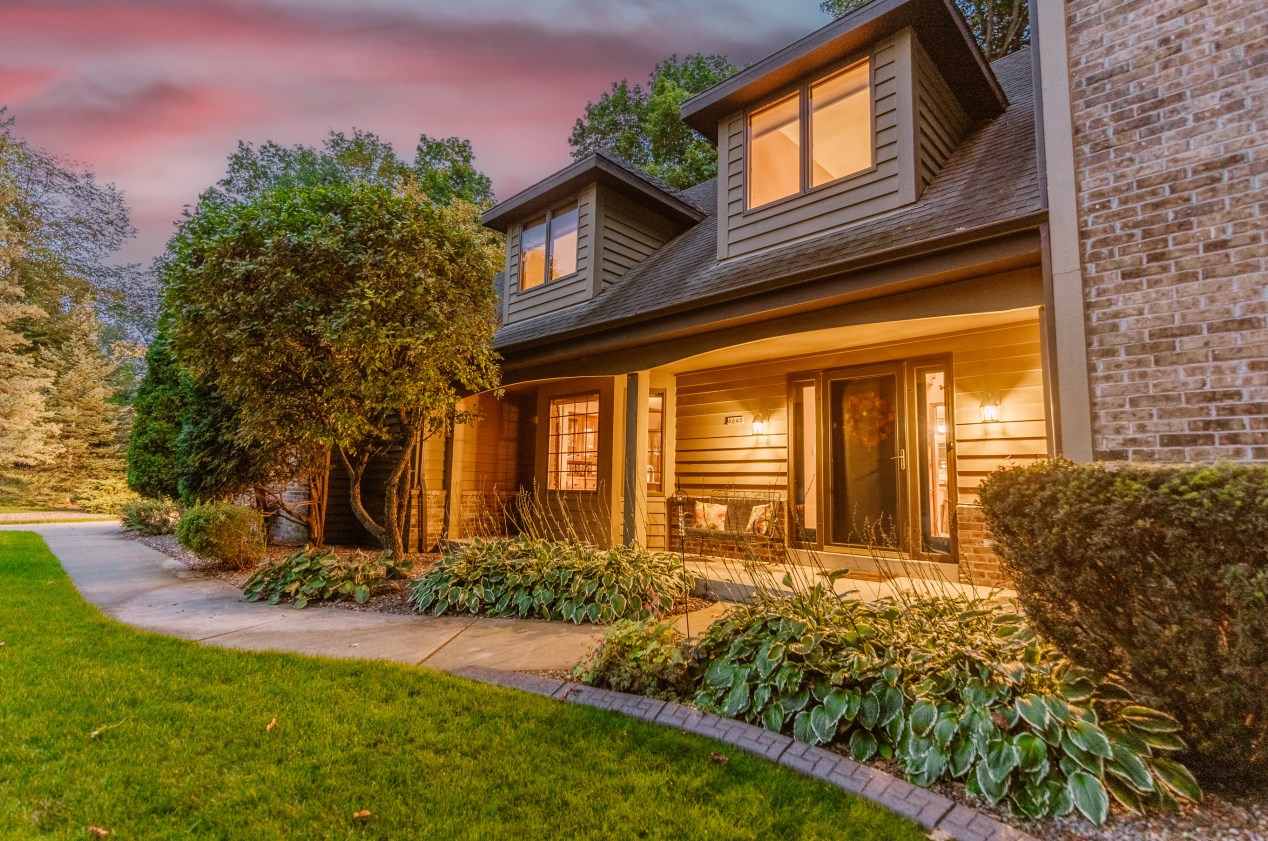 4640 S Hearth Ridge Ct, Waukesha, WI 53151