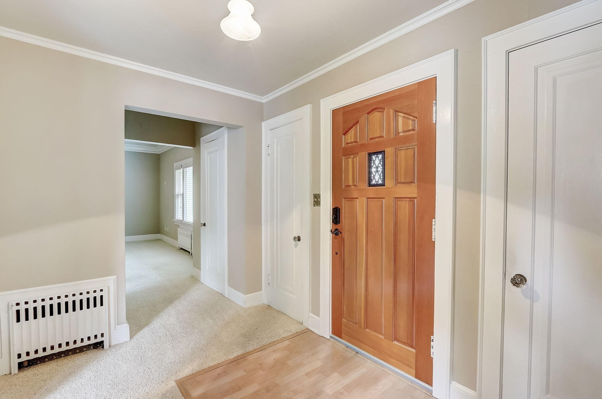 402 73rd St, Kenosha, WI 53143