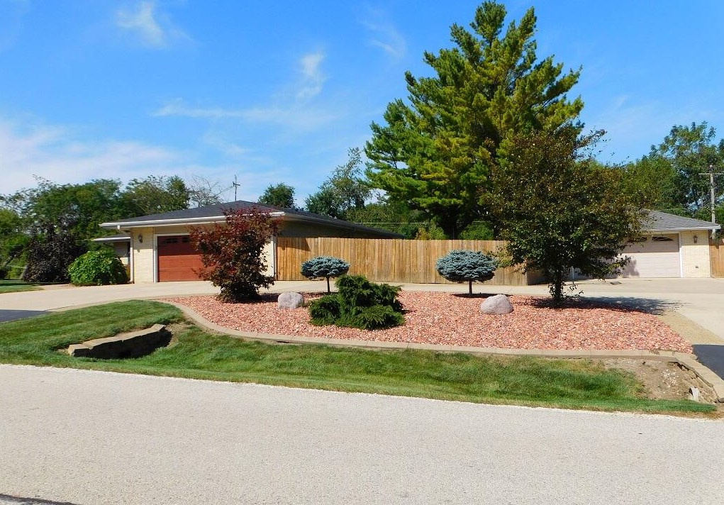 3630 98th Pl, Kenosha, WI 53158