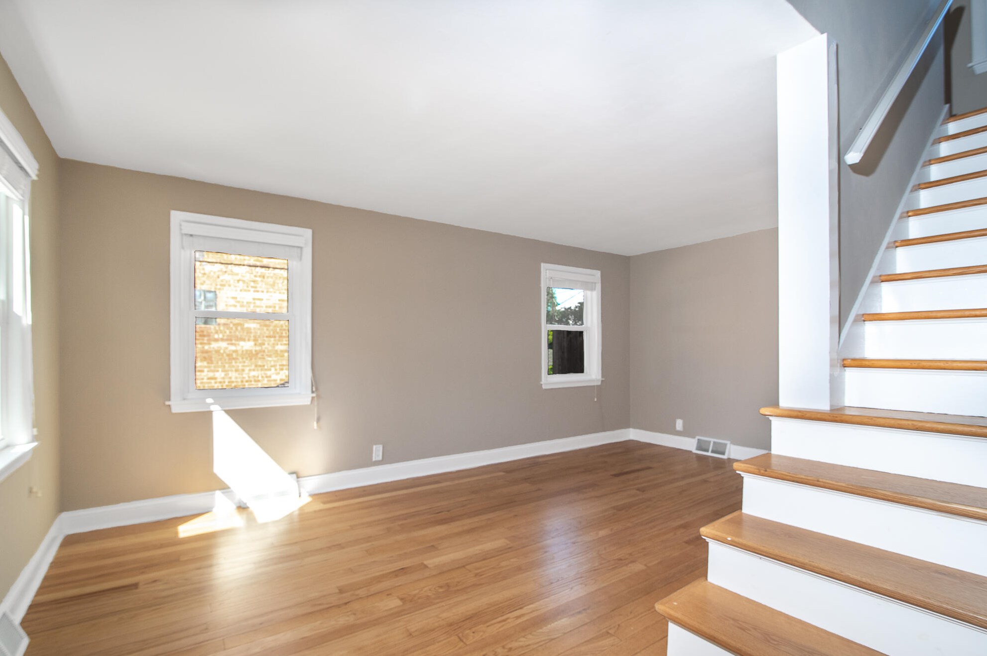 2336 Dwight St, Racine, WI 53403-3049