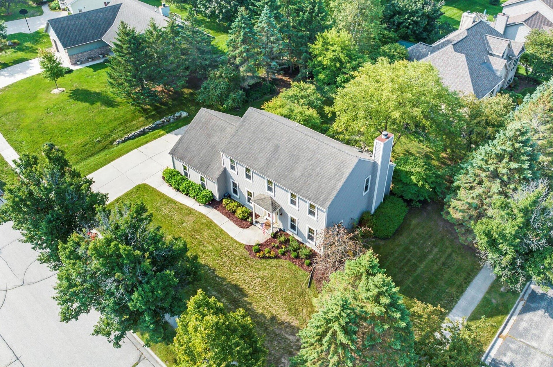 2804 Killarney Ct, West Bend, WI 53095