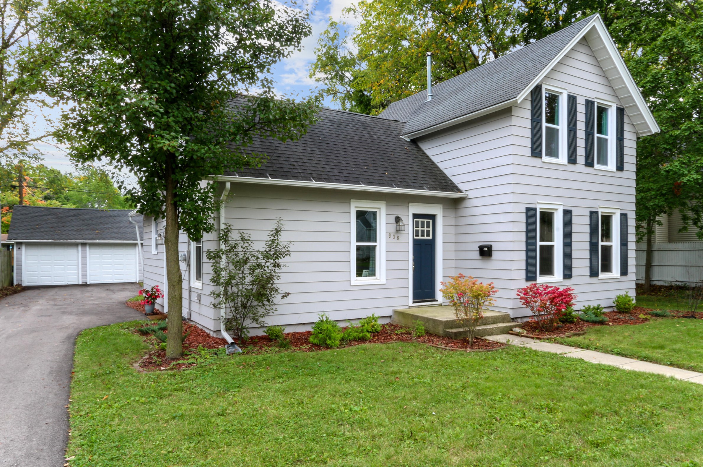 938 George St, Lake Geneva, WI 53147