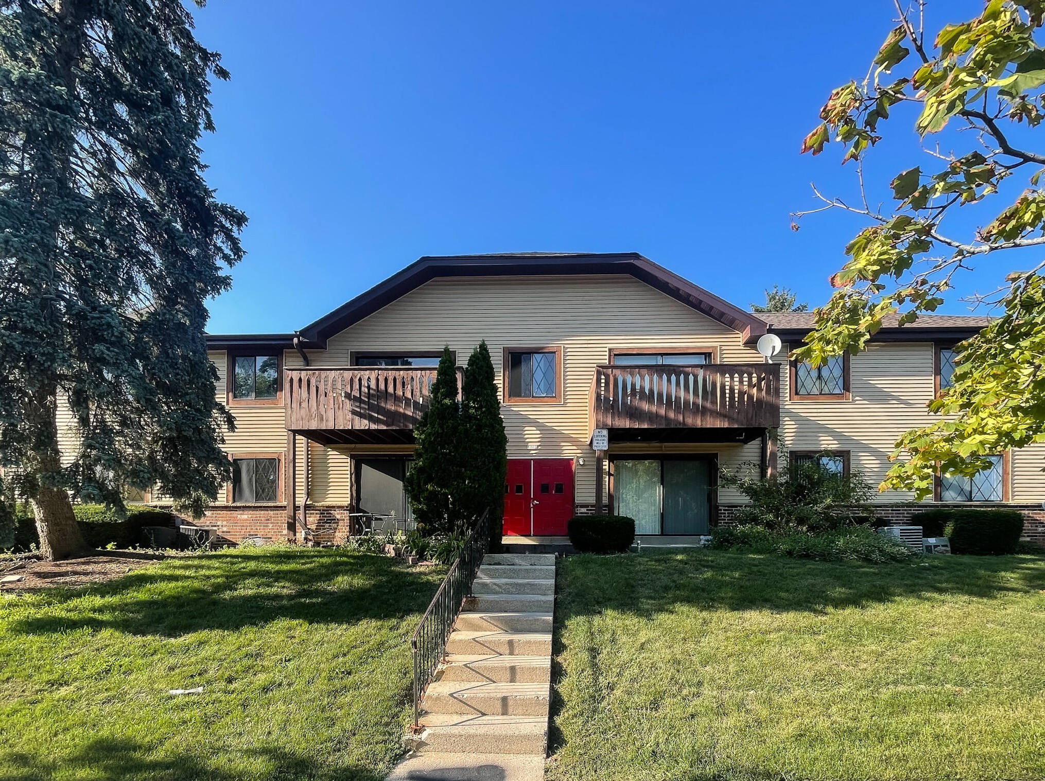 6010 W Calumet Rd #101a, Milwaukee, WI 53223