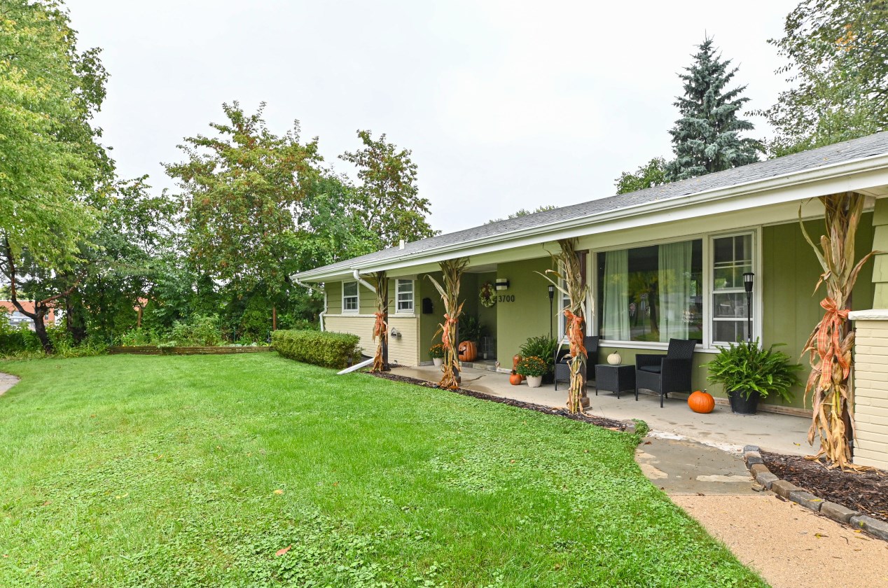 3700 Brook Pl, Milwaukee, WI 53235-4204